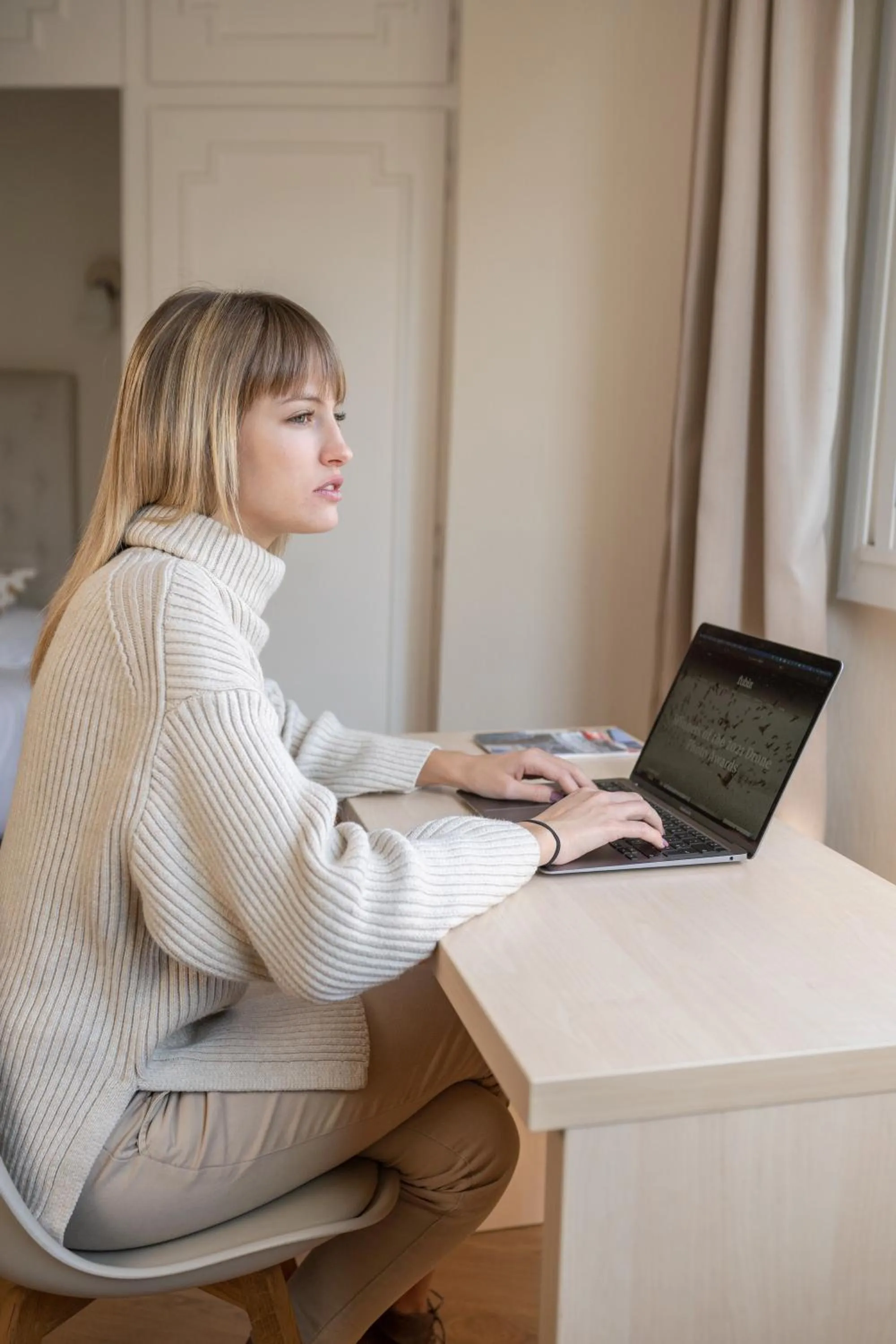 People in The Originals City, Hôtel Mondial, Perpignan