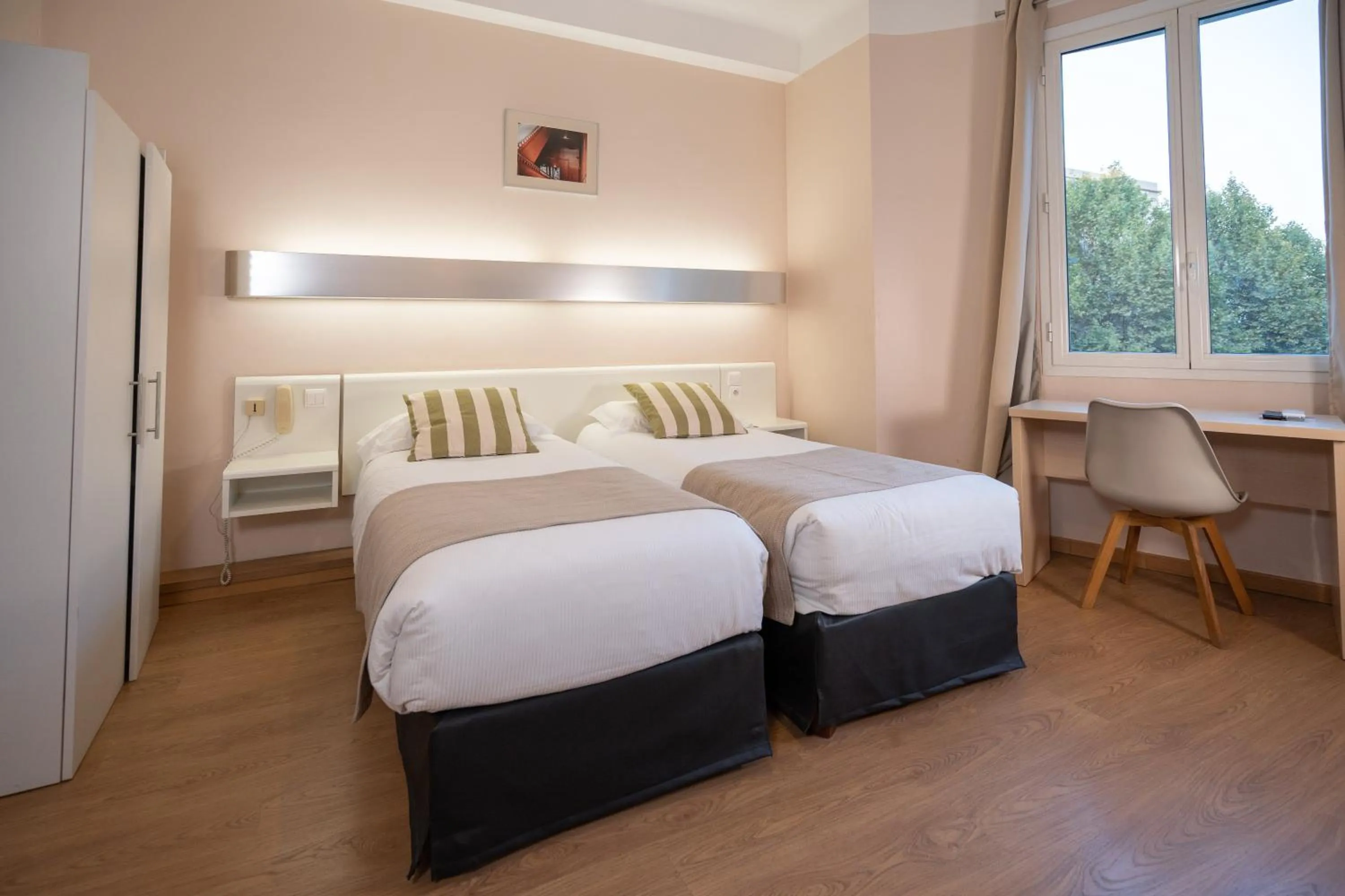 Bed in The Originals City, Hôtel Mondial, Perpignan