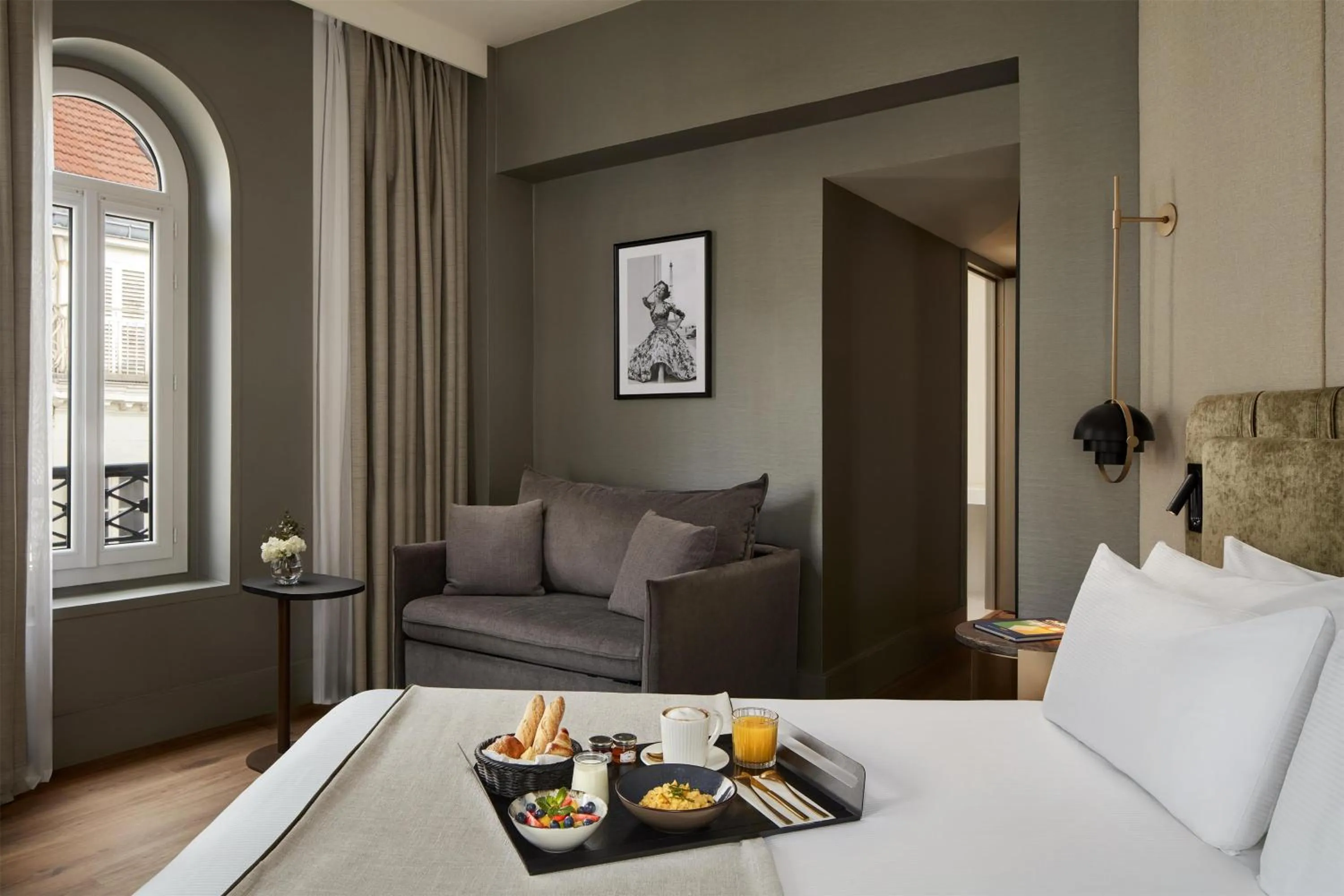 Photo of the whole room in NH Collection Paris Ponthieu Champs-Élysées