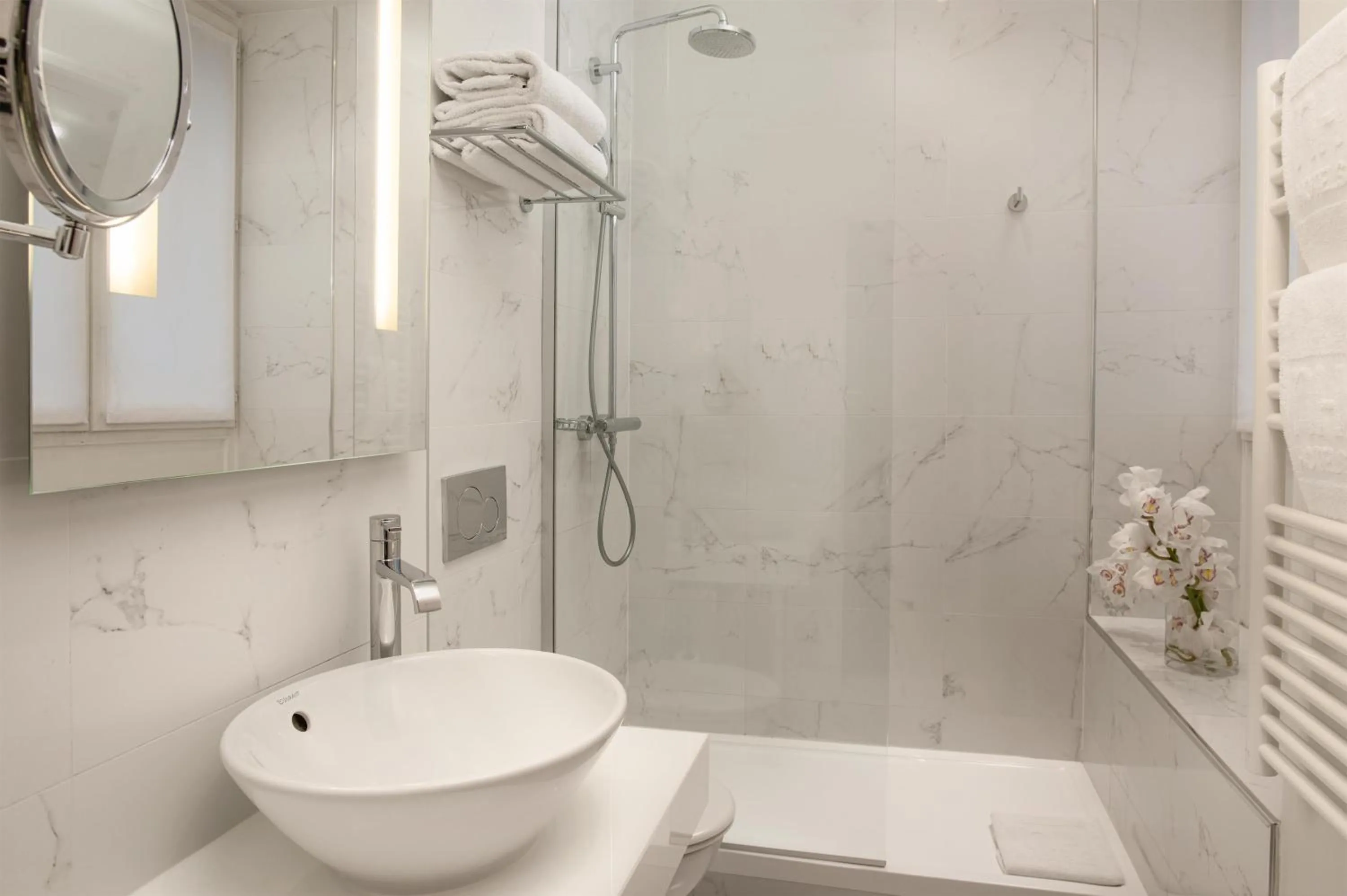 Bathroom in NH Collection Paris Ponthieu Champs-Élysées