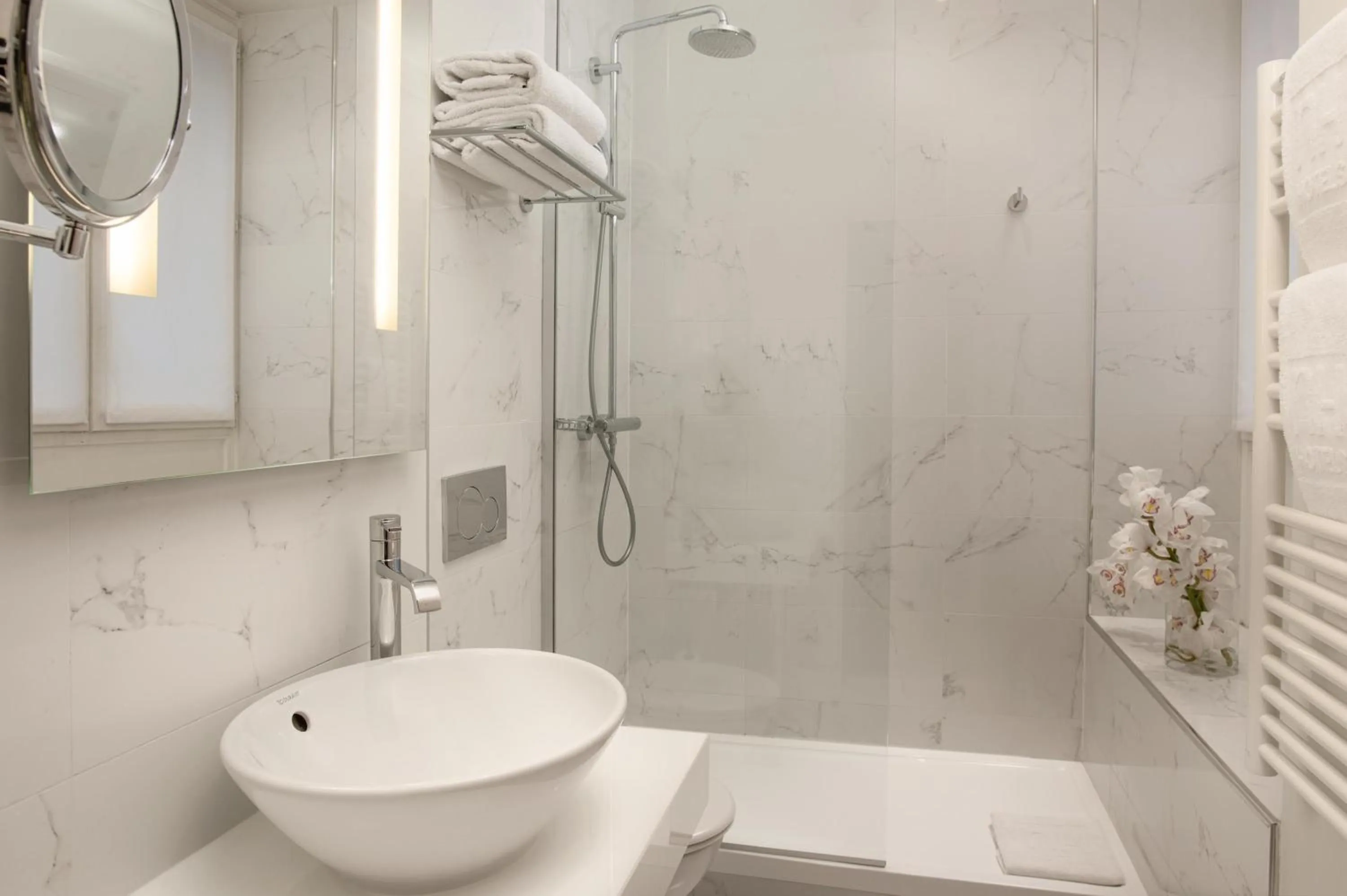 Bathroom in NH Collection Paris Ponthieu Champs-Élysées