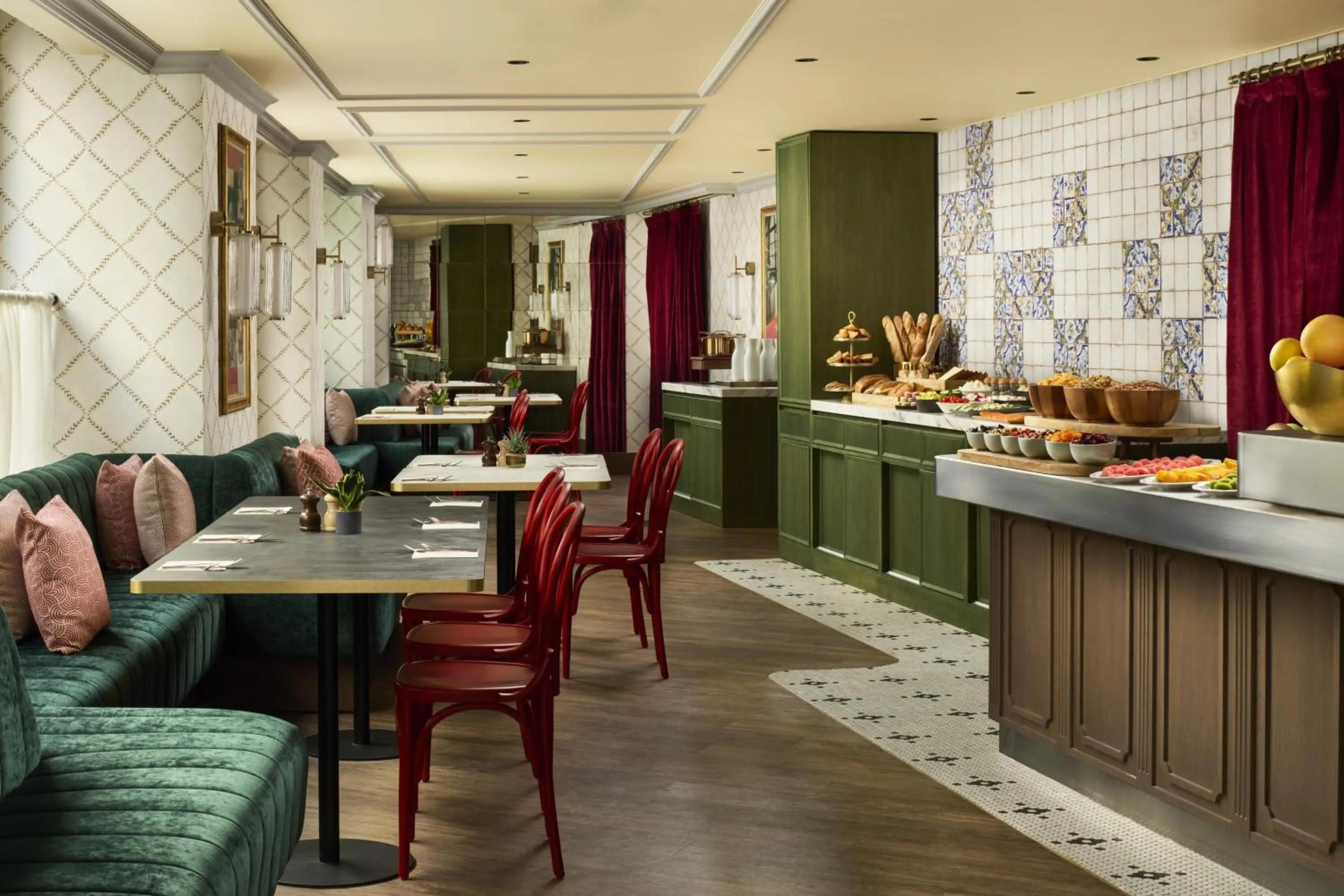 Restaurant/places to eat in NH Collection Paris Ponthieu Champs-Élysées