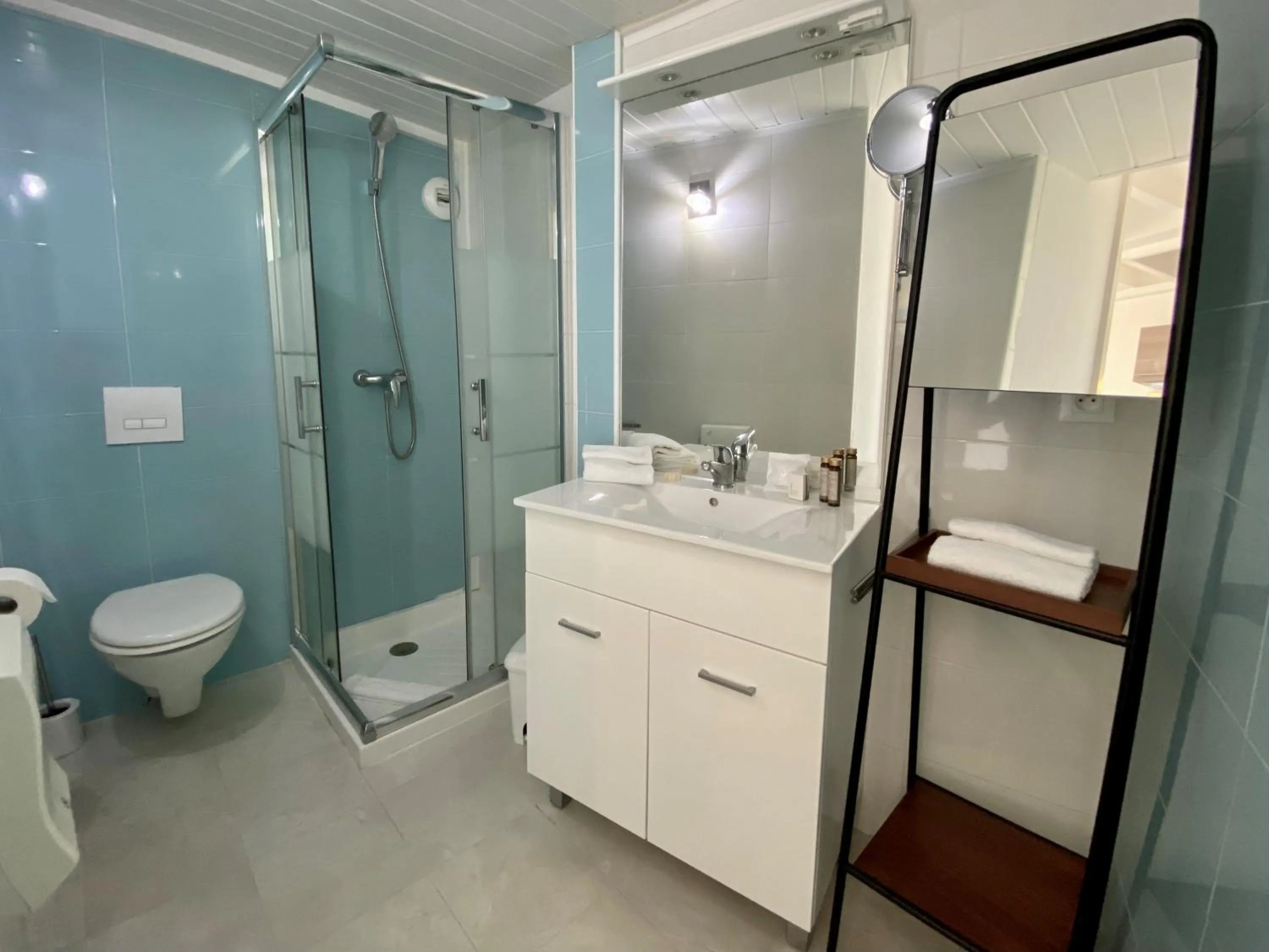 Bathroom in Bleu Mer Duplex & Suites