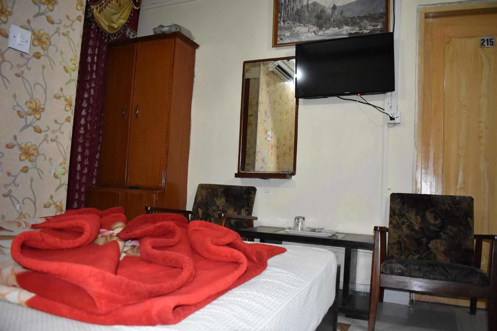 Bed in Hotel Islamabad Metro Inn