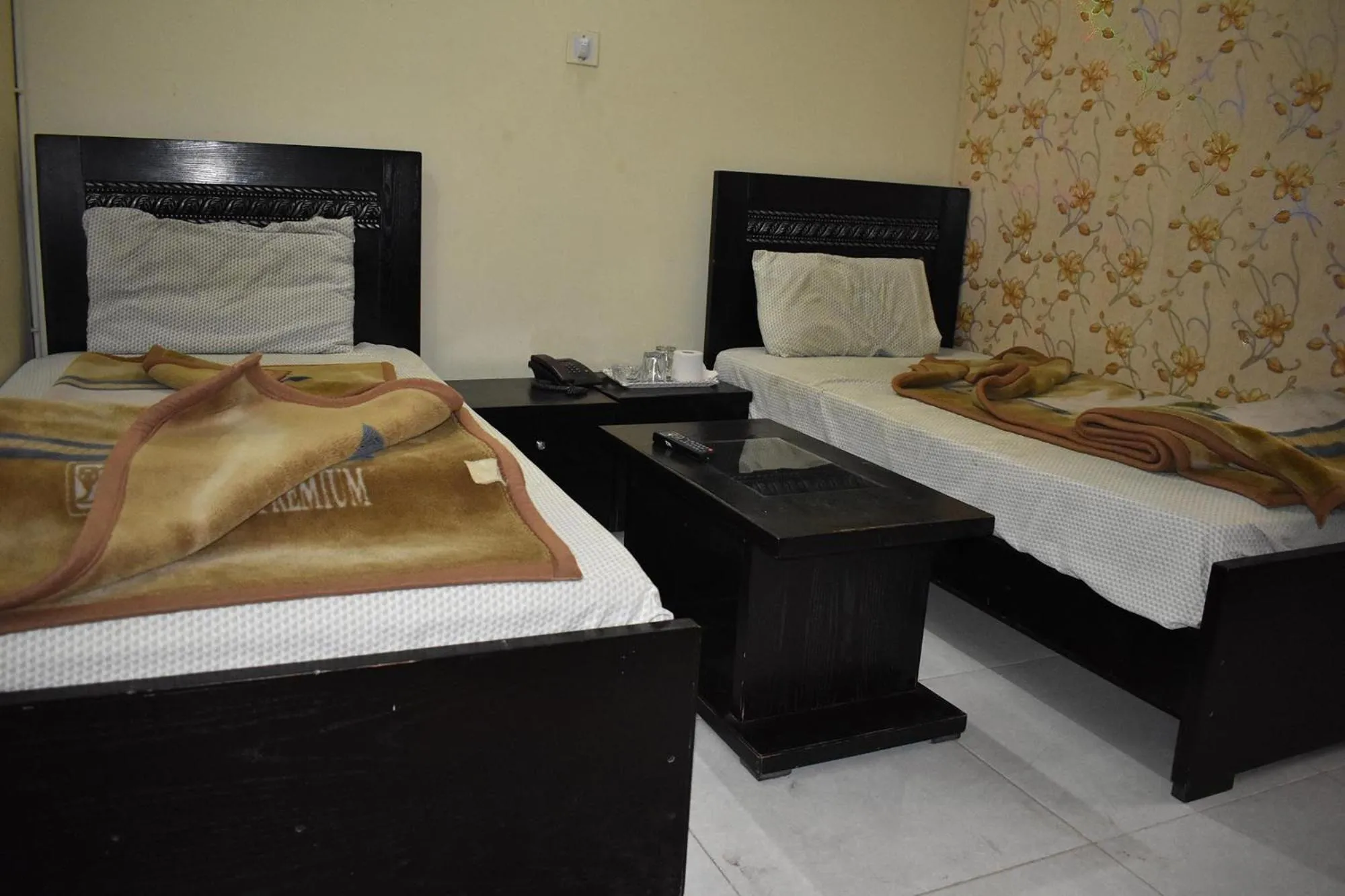 Bed in Hotel Islamabad Metro Inn