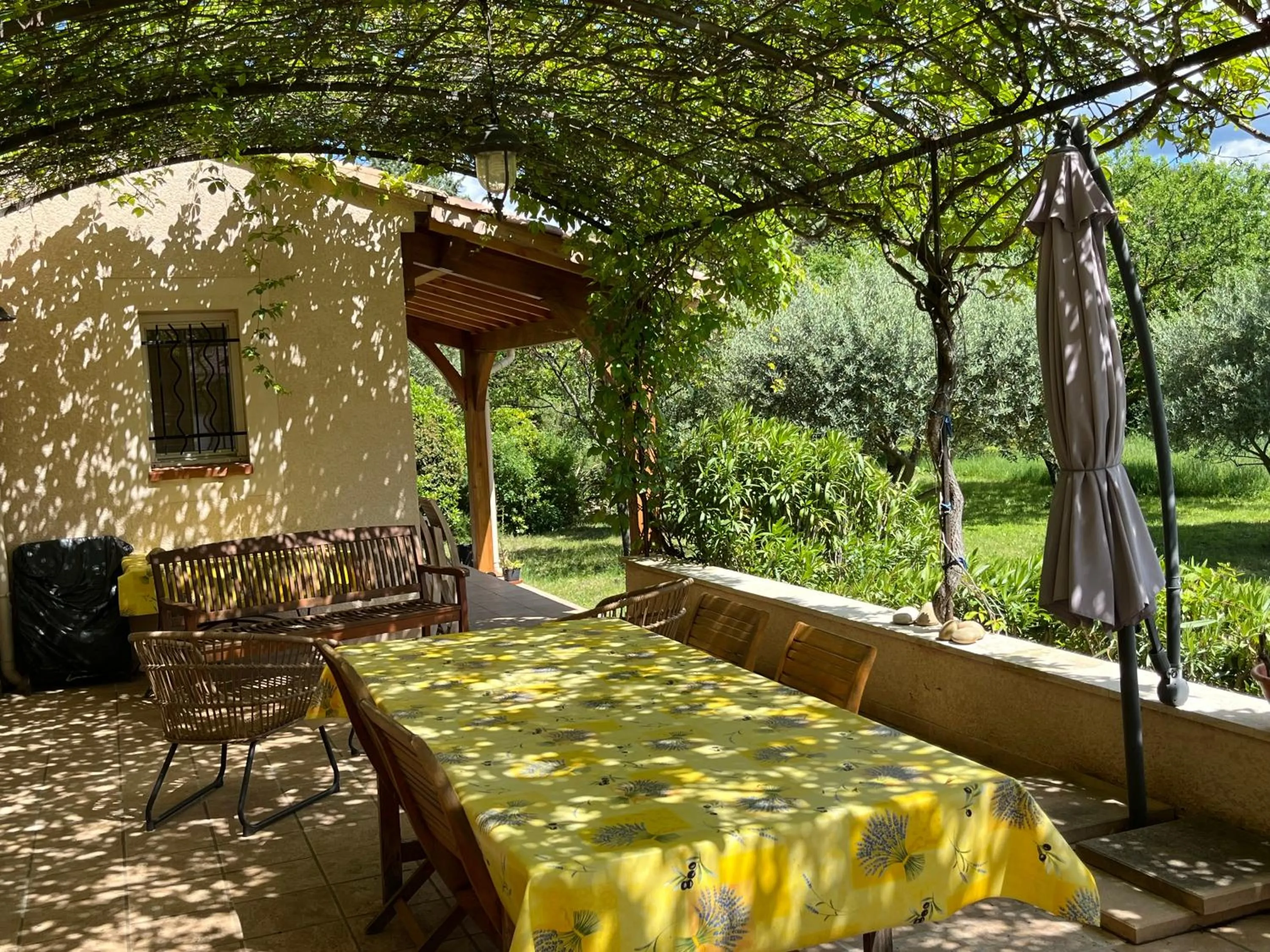 Patio in L'Atelier de Maia