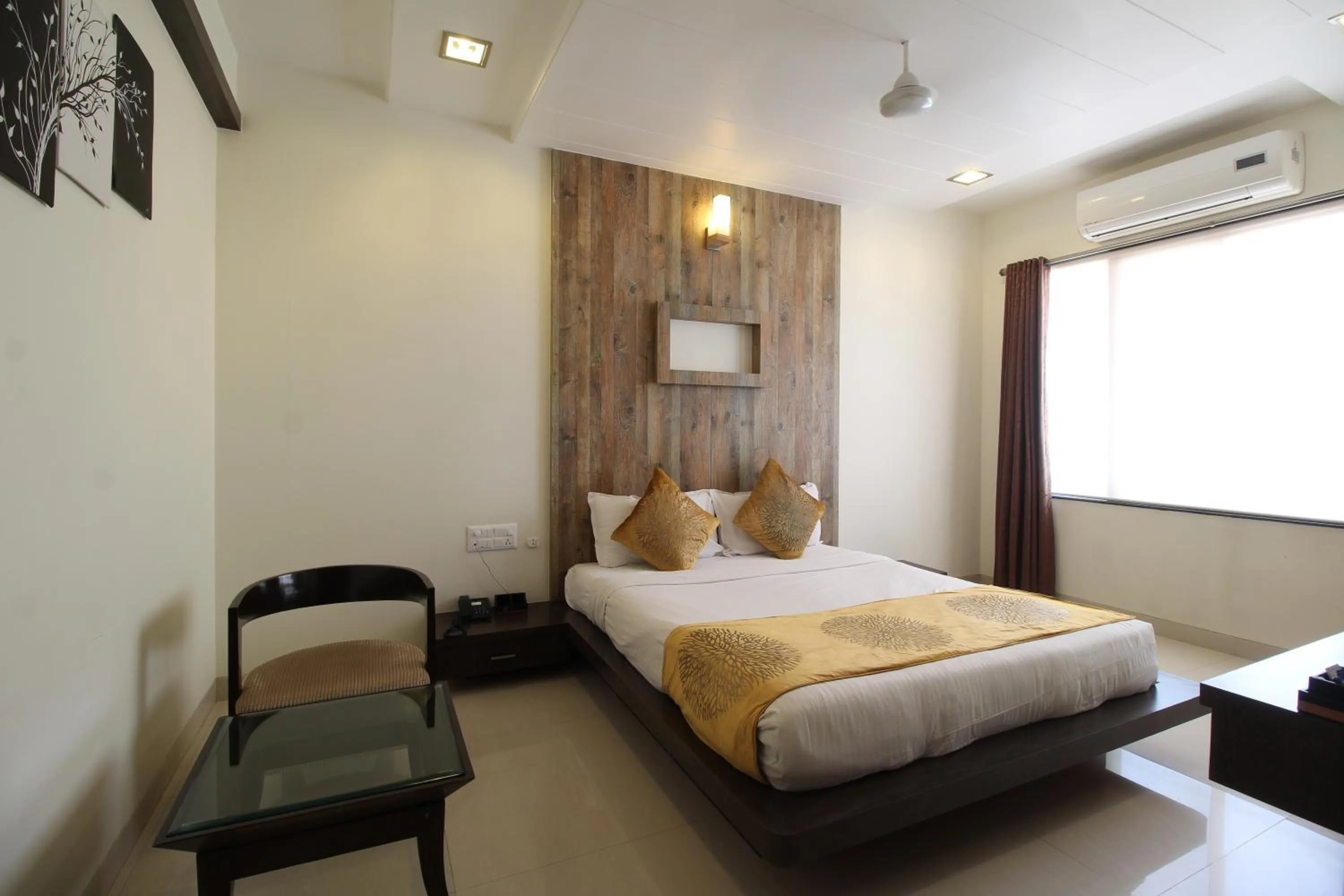 Bedroom, Bed in MARIGOLD-Newly Renovated Hotel
