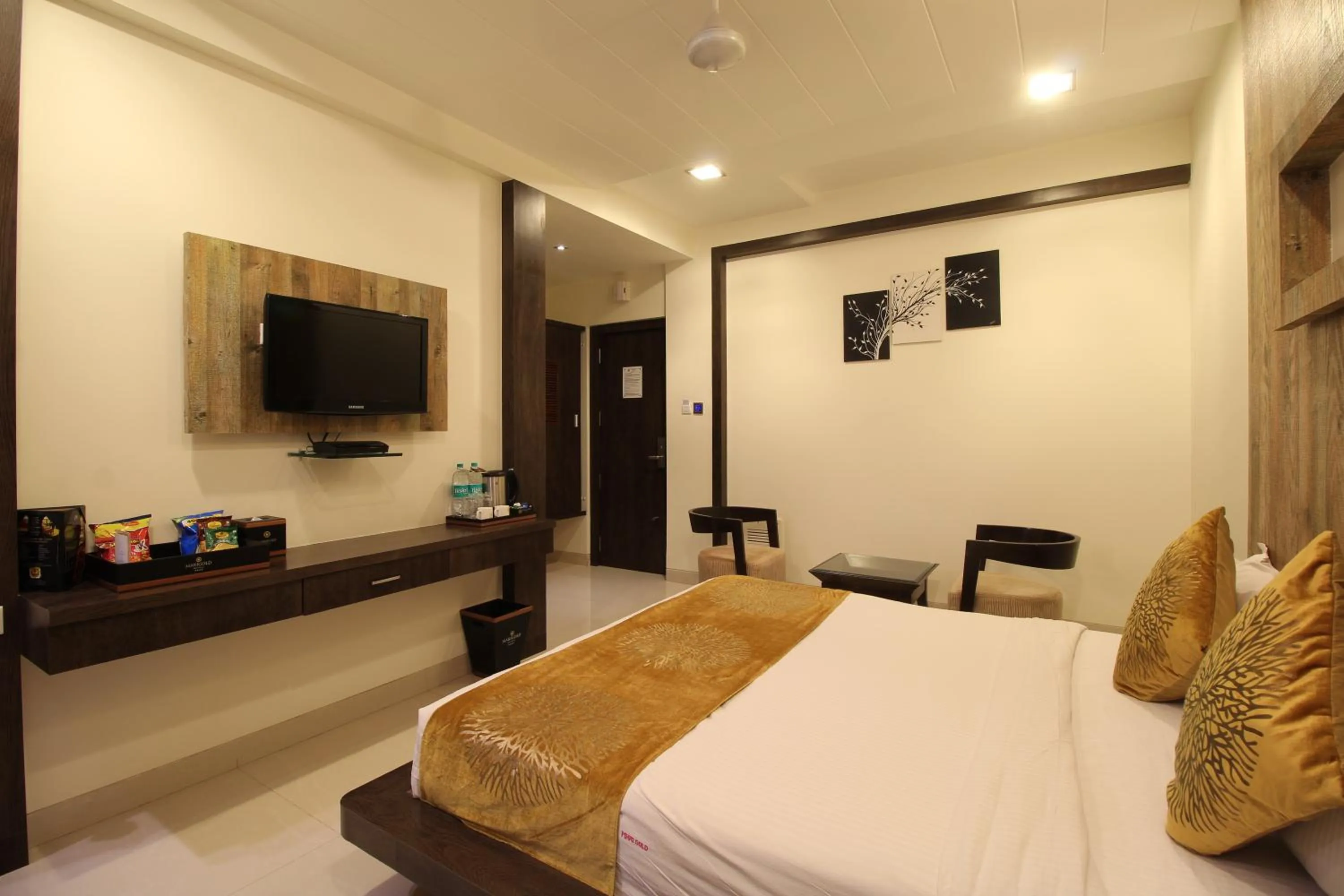Bedroom, Bed in MARIGOLD-Newly Renovated Hotel