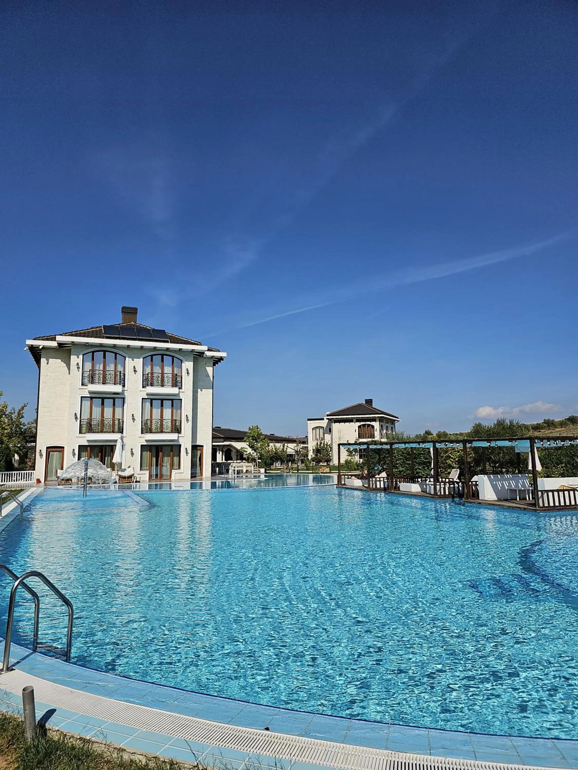 Swimming pool in Vinea Resort