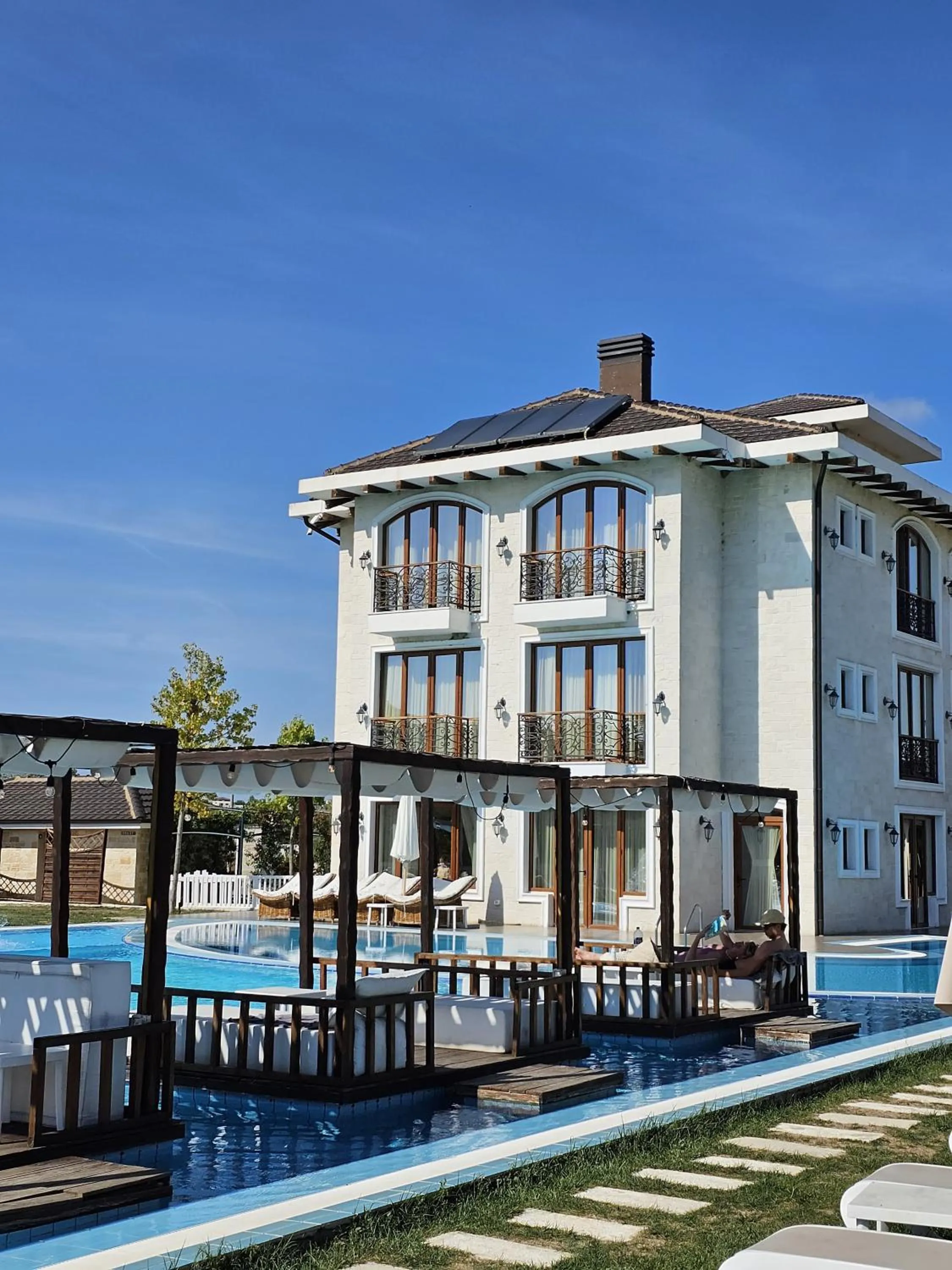 Swimming pool in Vinea Resort