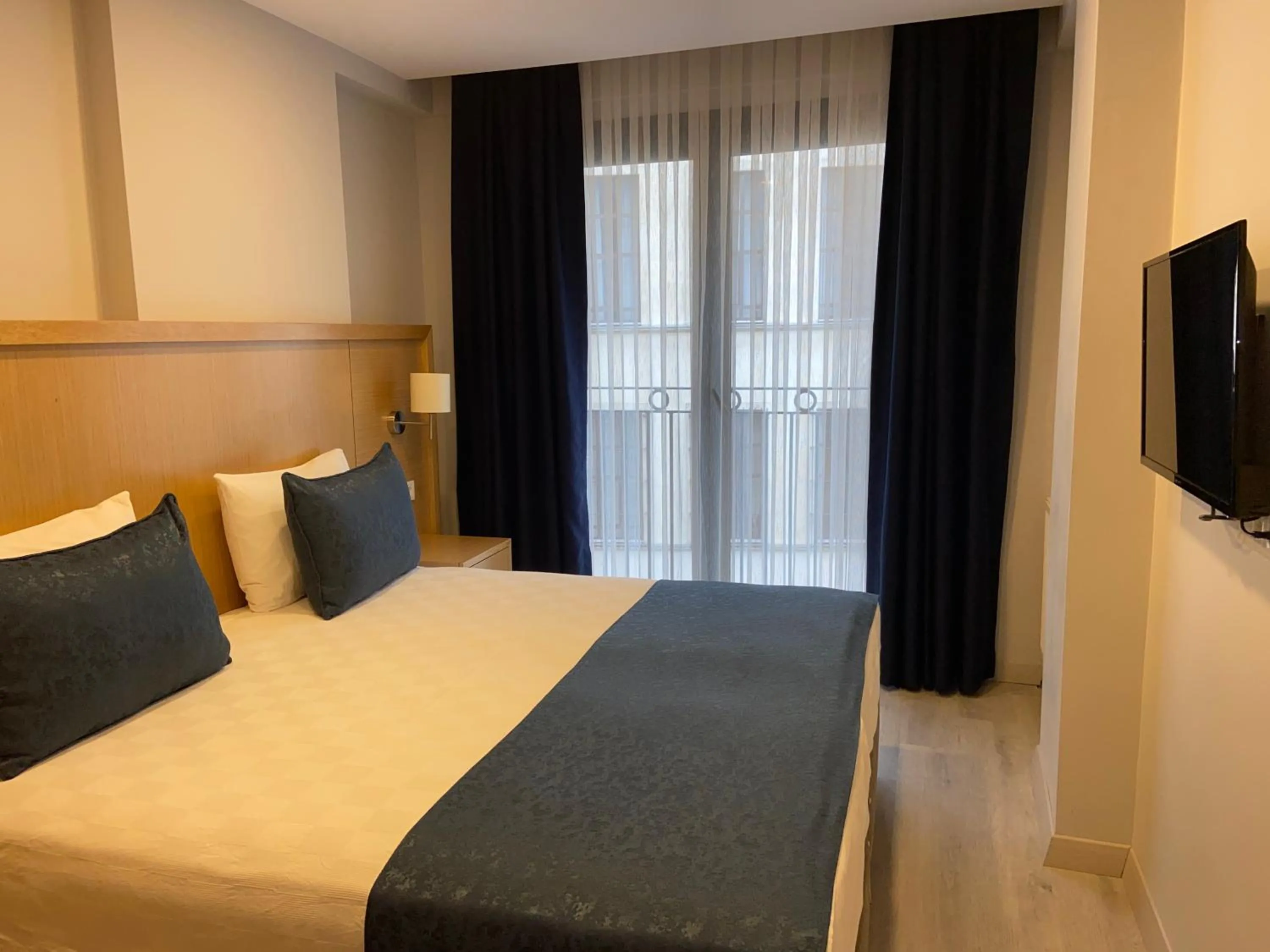 Photo of the whole room, Bed in Liberi Hotel Taksim