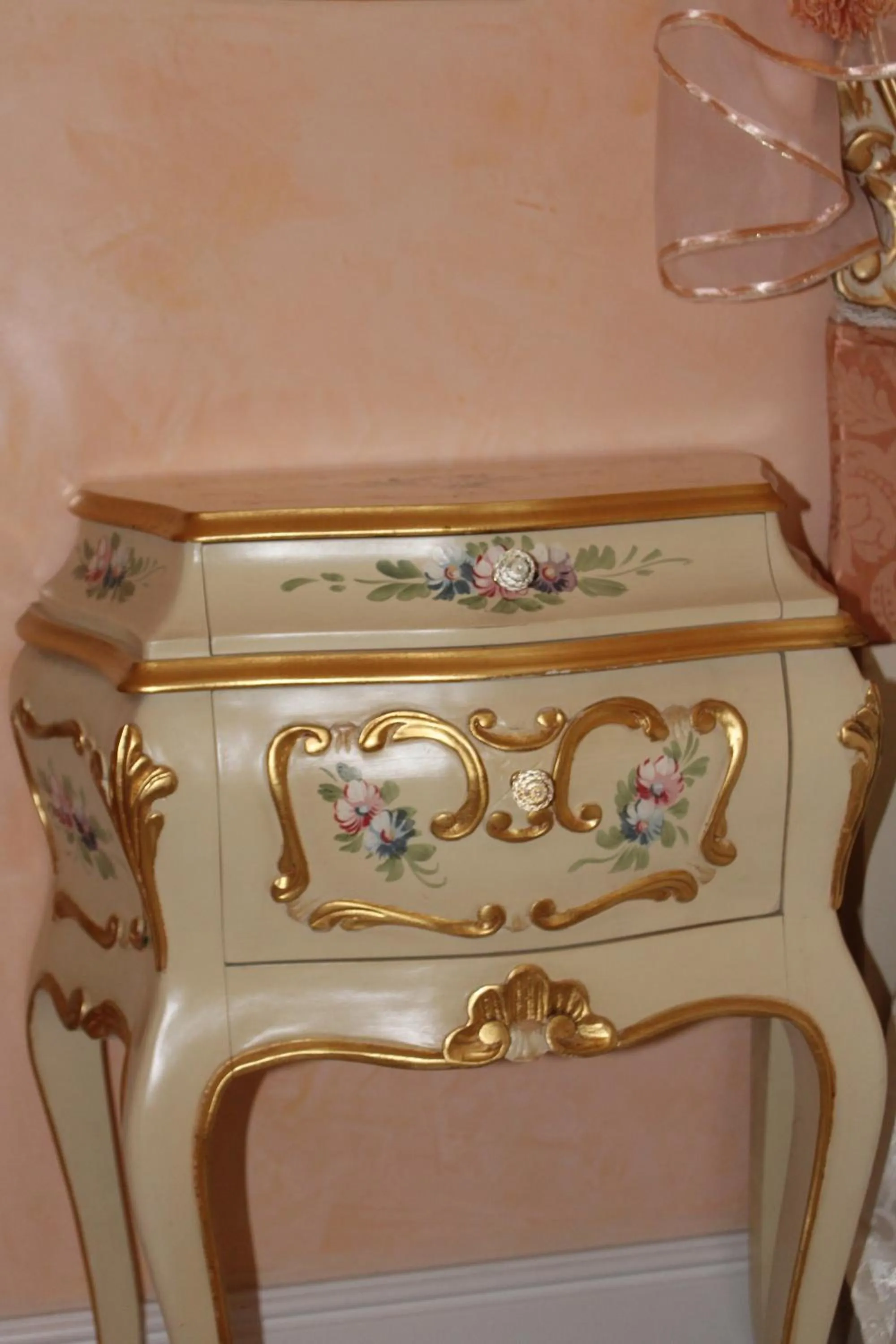 Decorative detail in FD Luxury rooms