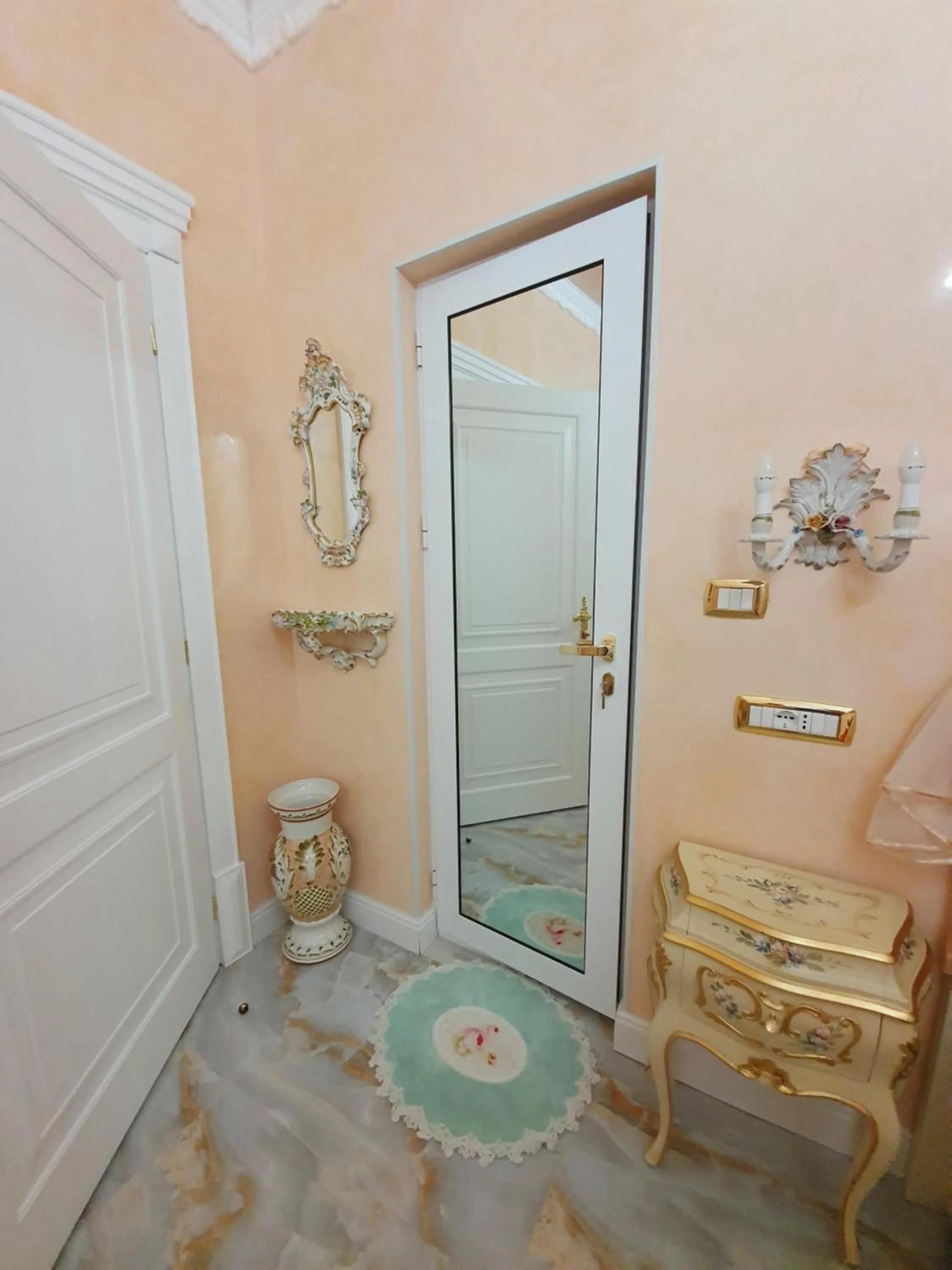 Bathroom in FD Luxury rooms