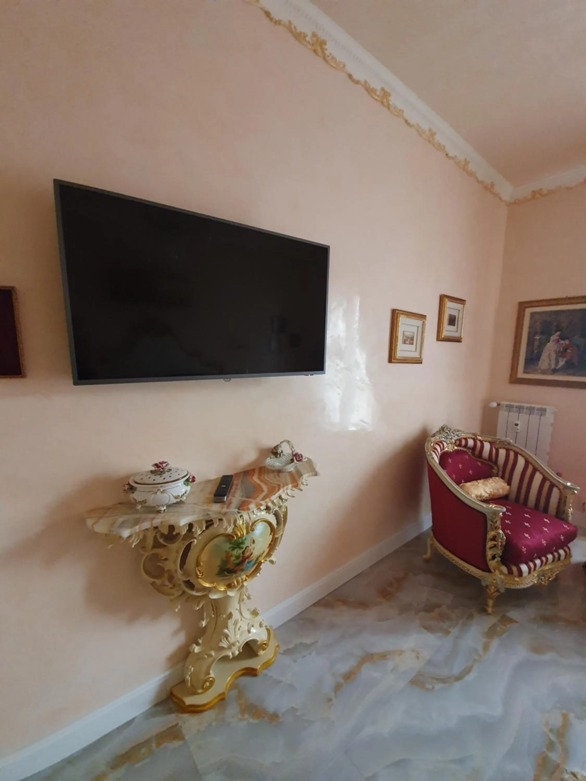 TV and multimedia in FD Luxury rooms