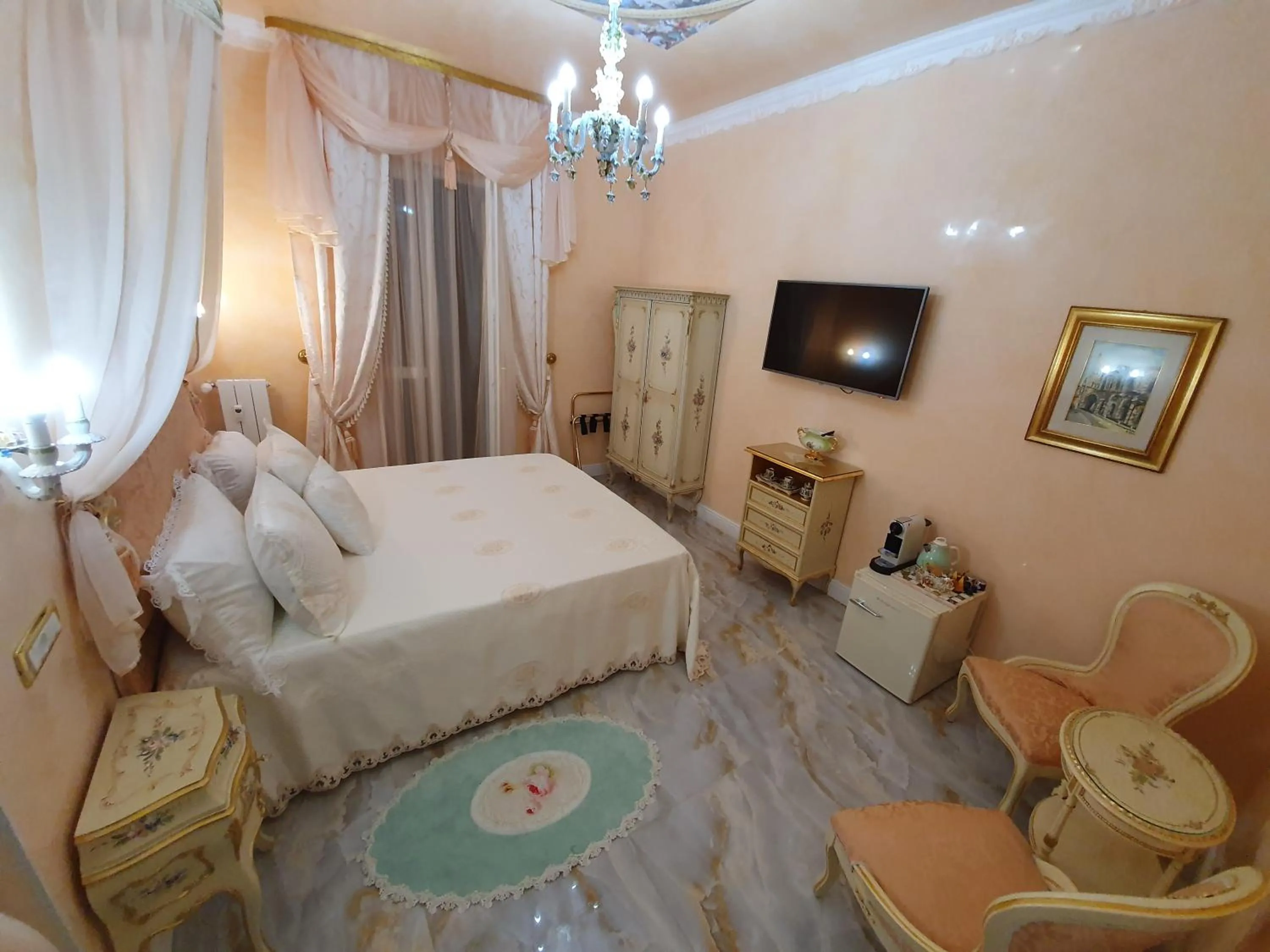 Photo of the whole room, Bed in FD Luxury rooms