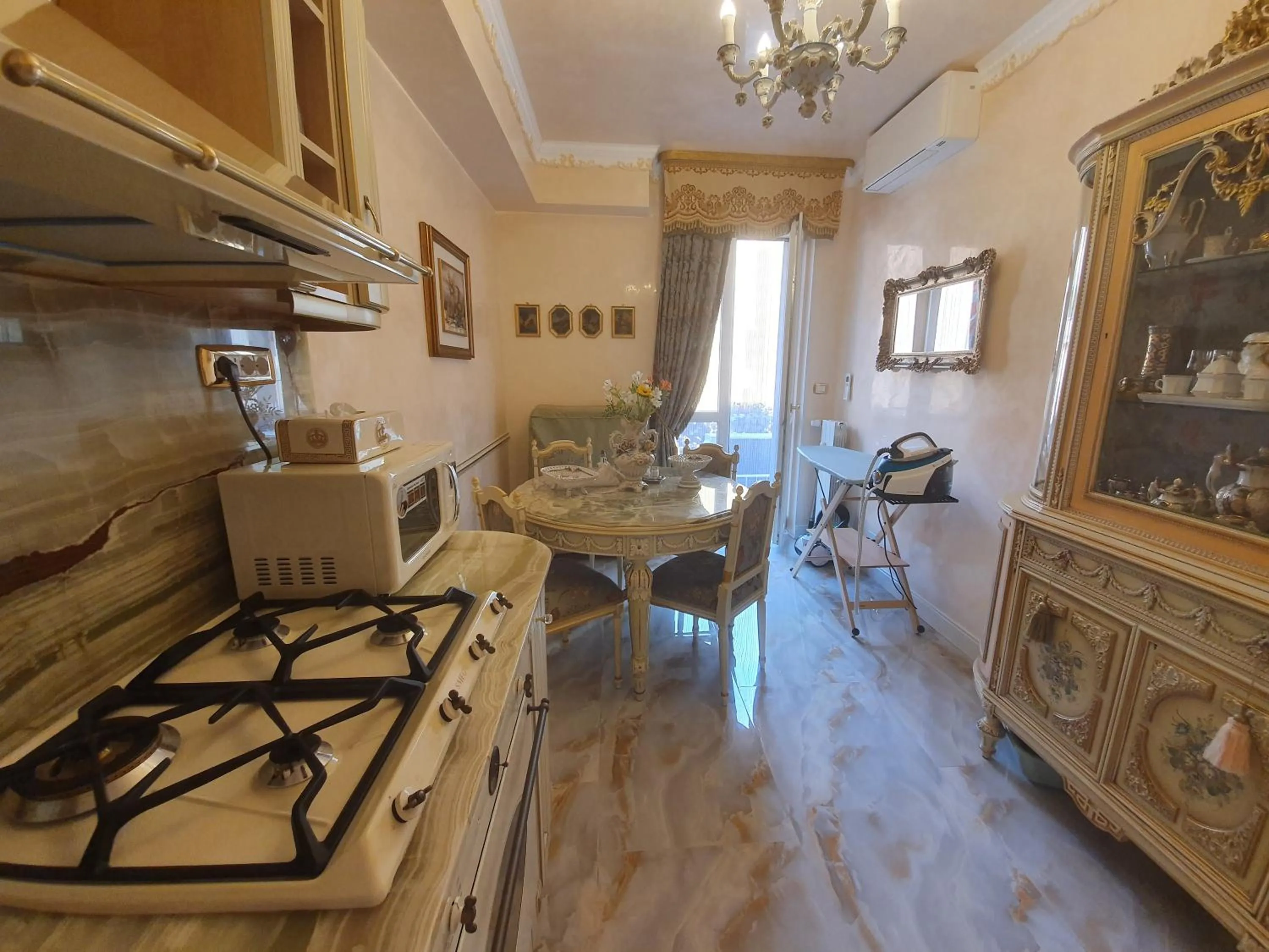 Kitchen or kitchenette in FD Luxury rooms