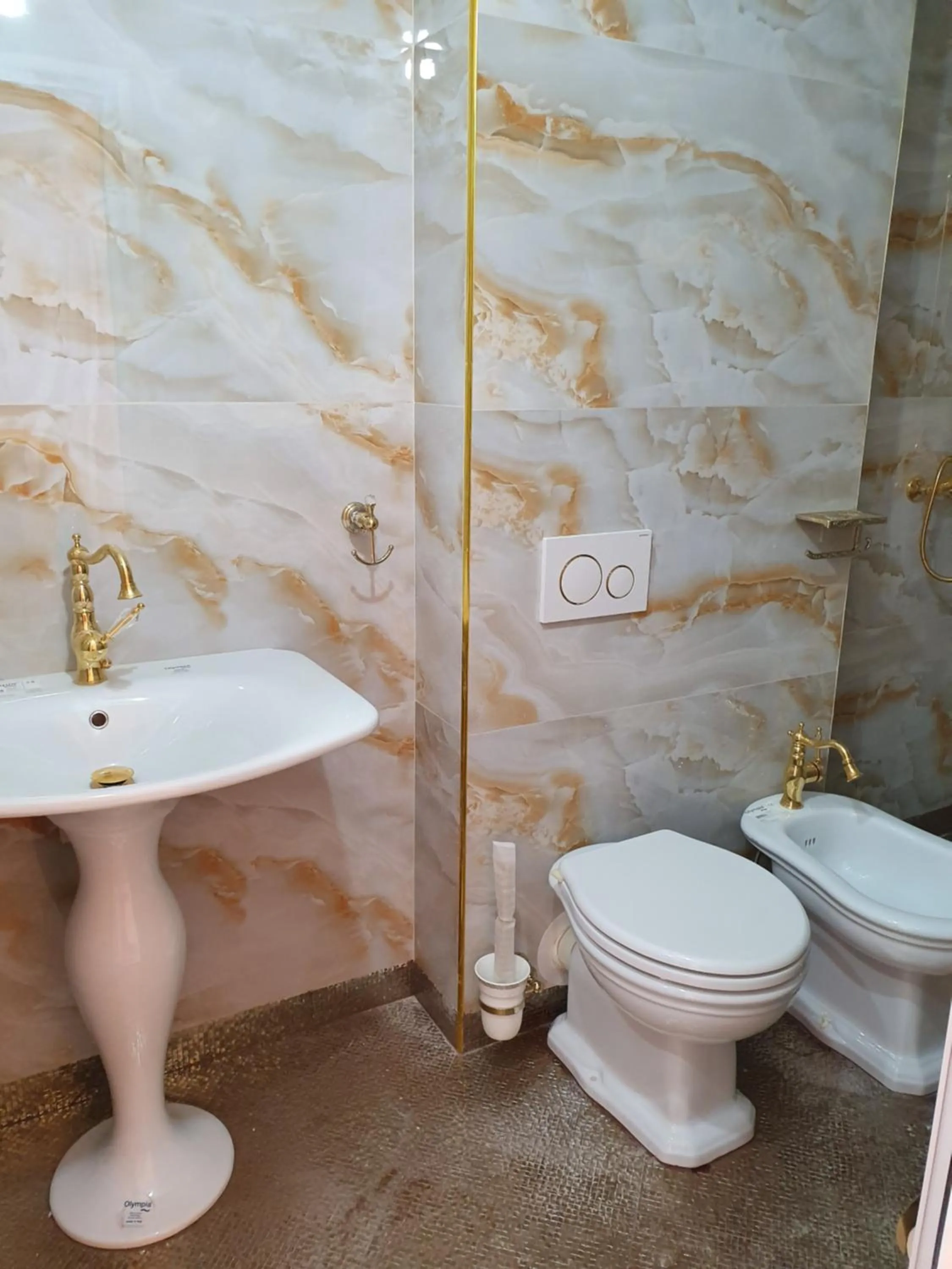 Bathroom in FD Luxury rooms