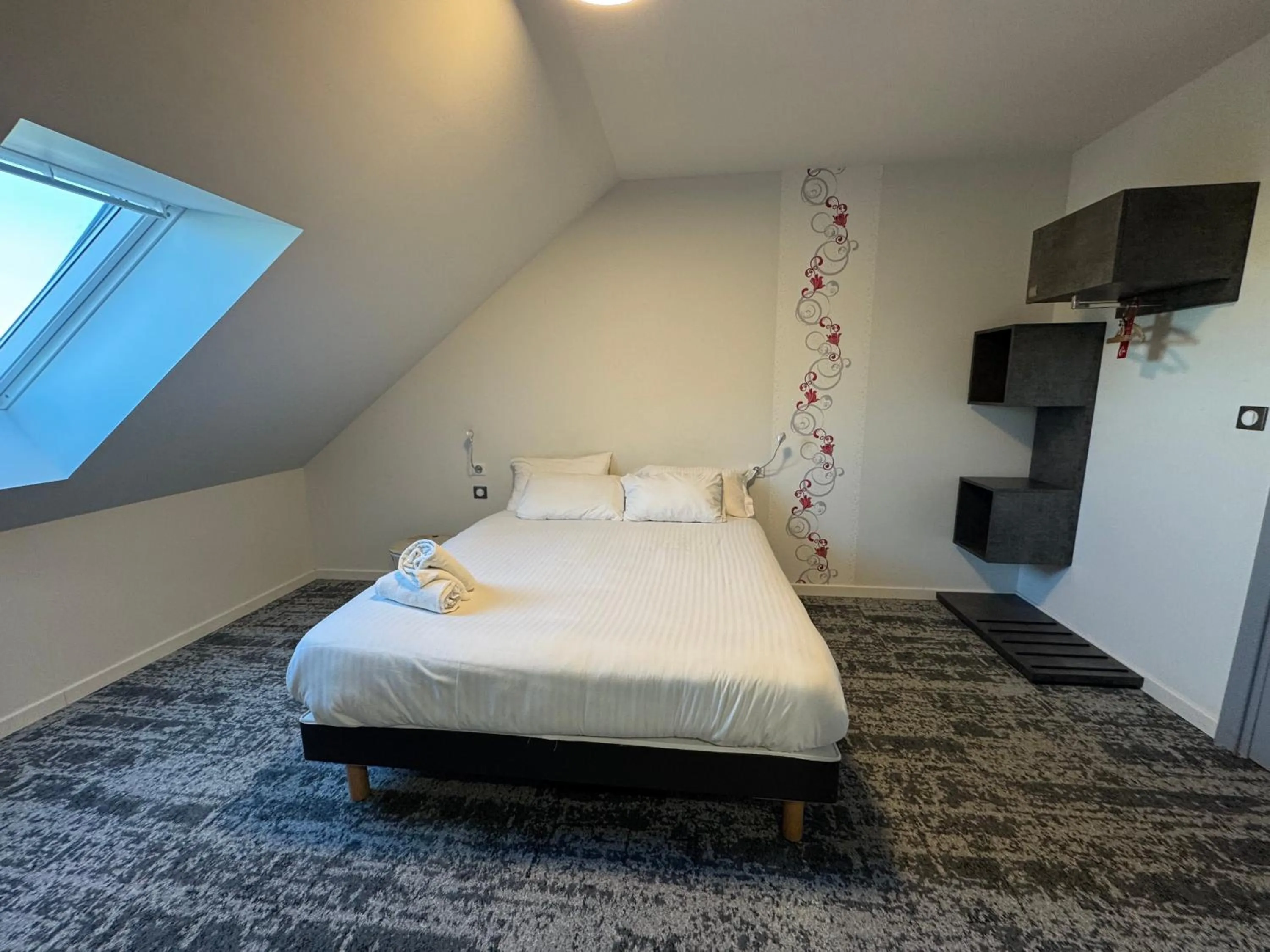 Bed in The Originals City, Hôtel Mulhouse, Ile Napoleon