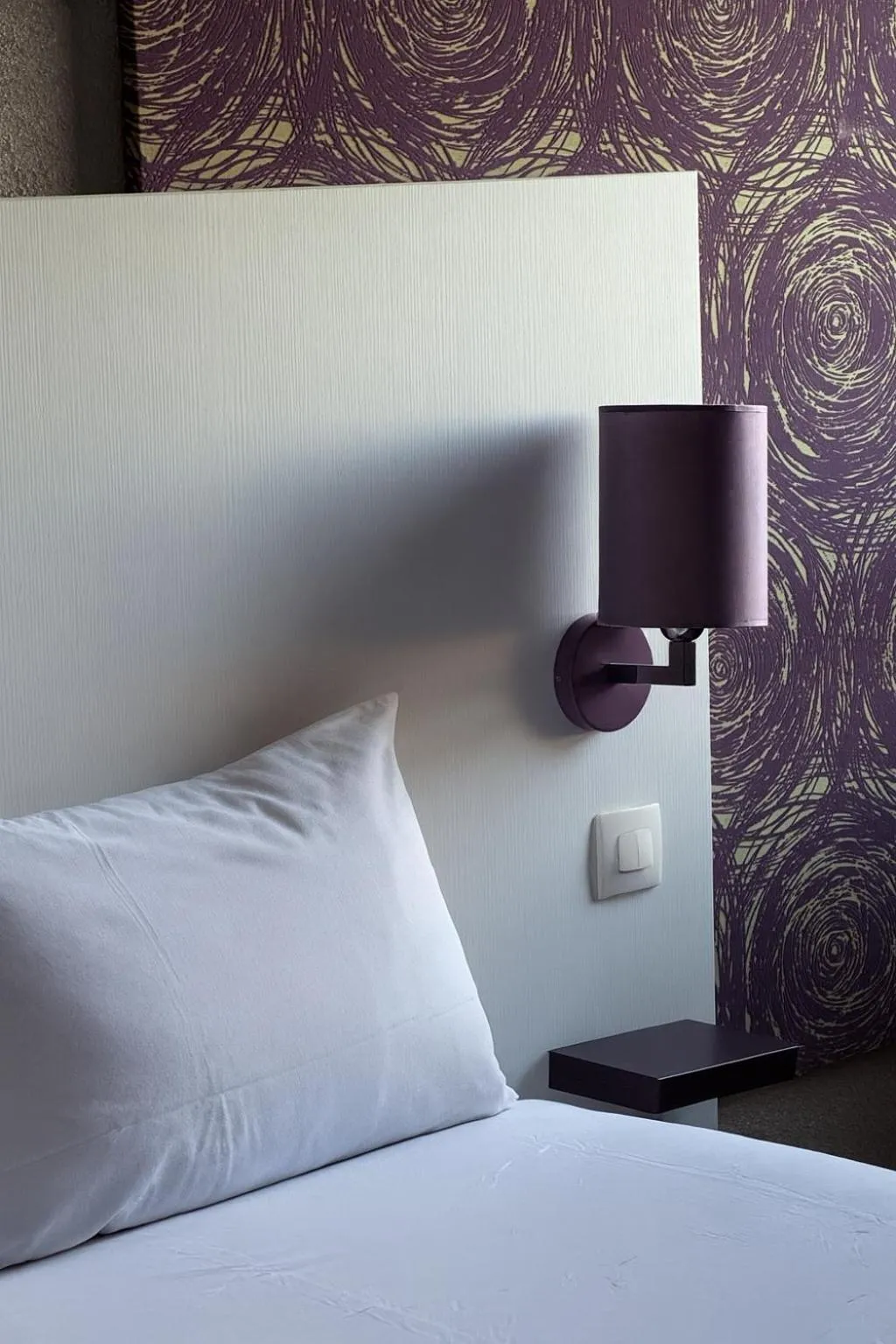 Bed in The Originals City, Hôtel Mulhouse, Ile Napoleon