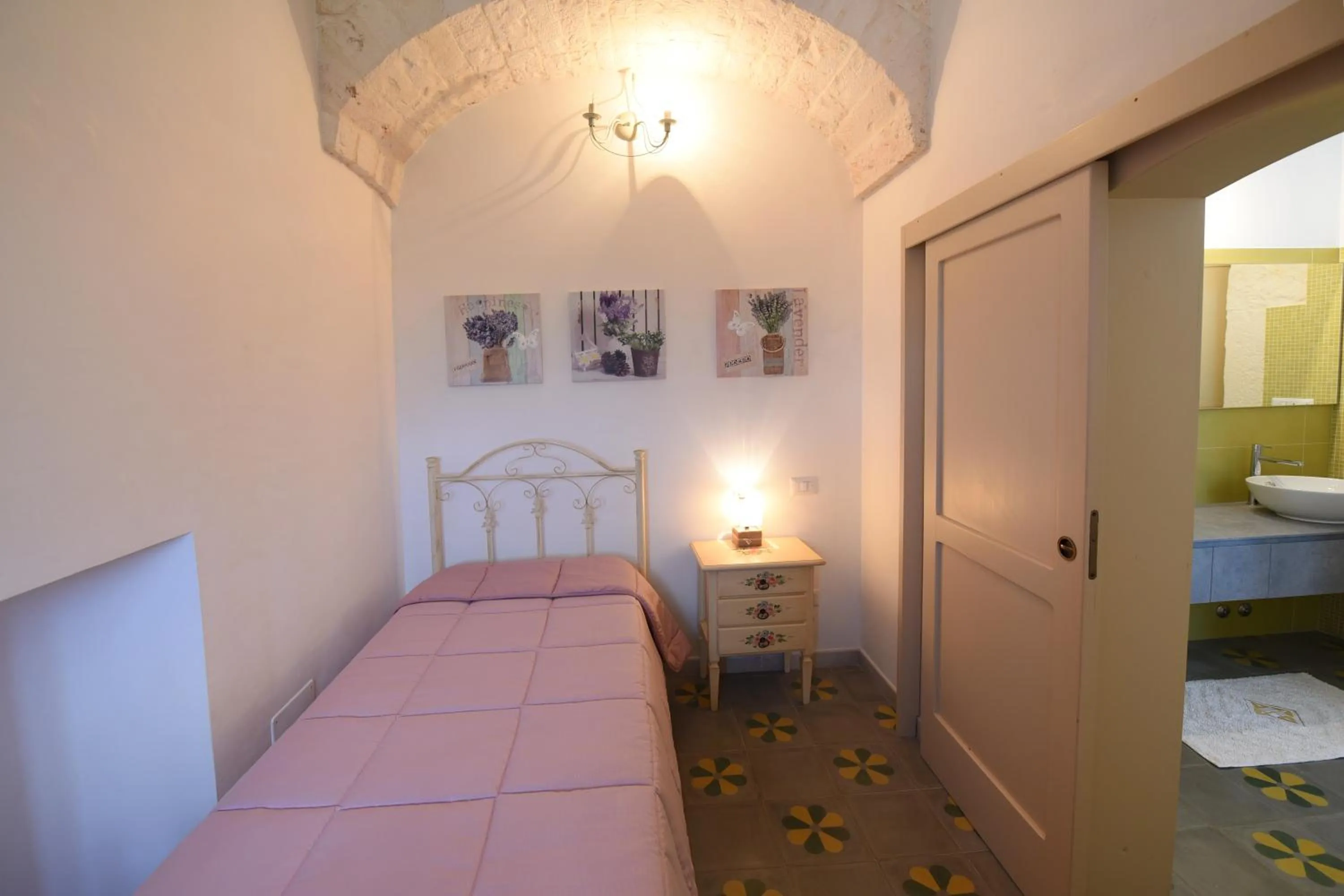 Bed in Masseria Peppeturro