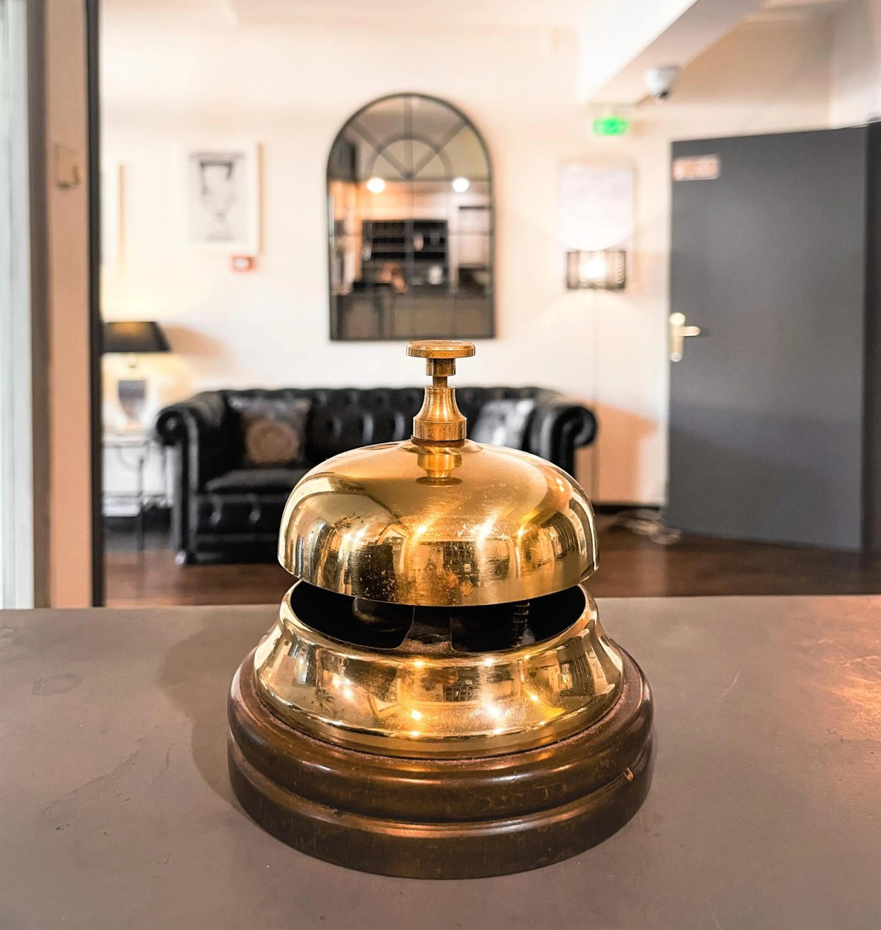 Lobby or reception in The Originals City, Hôtel Napoléon, La Roche-sur-Yon