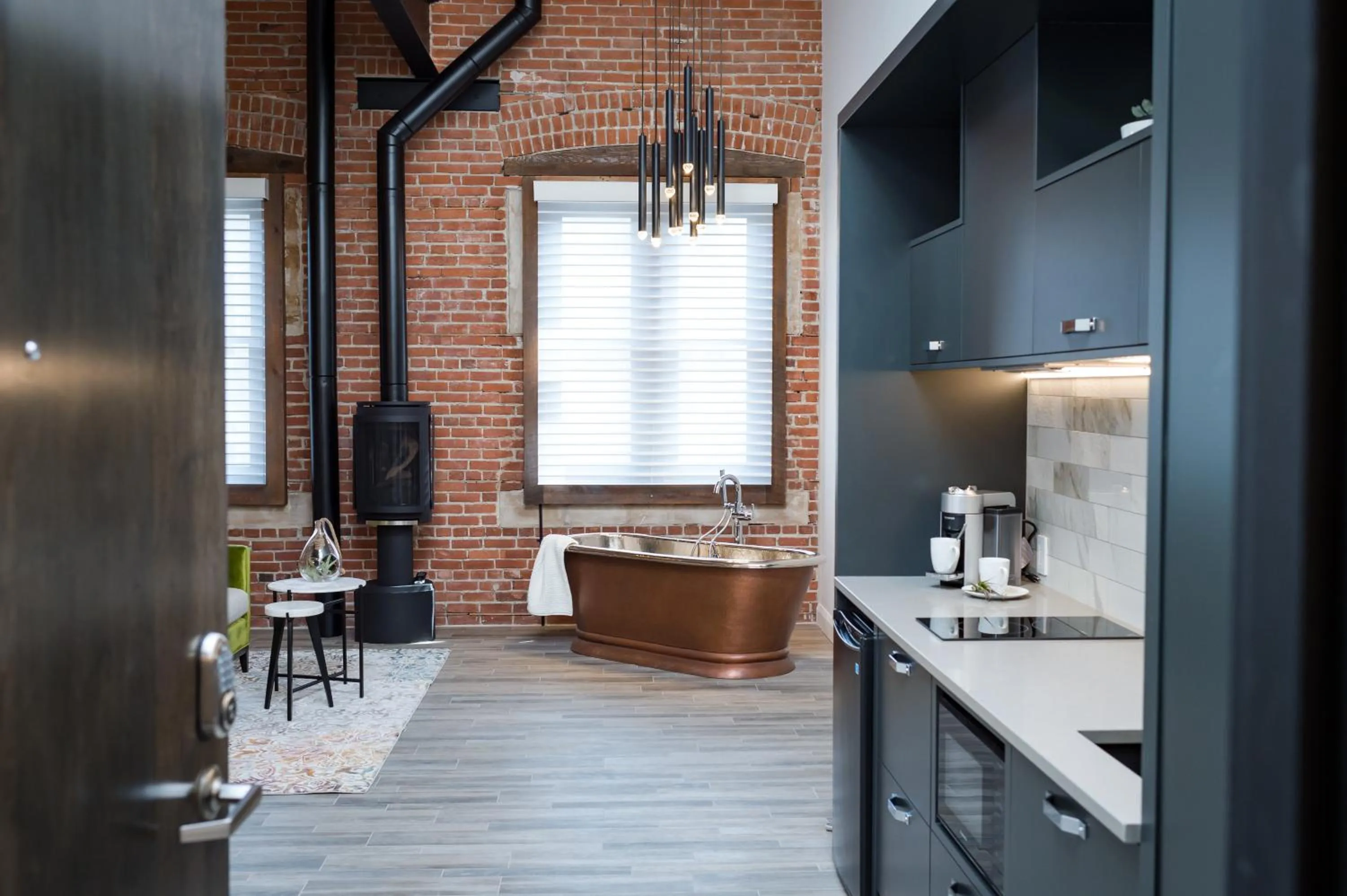 Kitchen or kitchenette in 48 King West Boutique Hotel