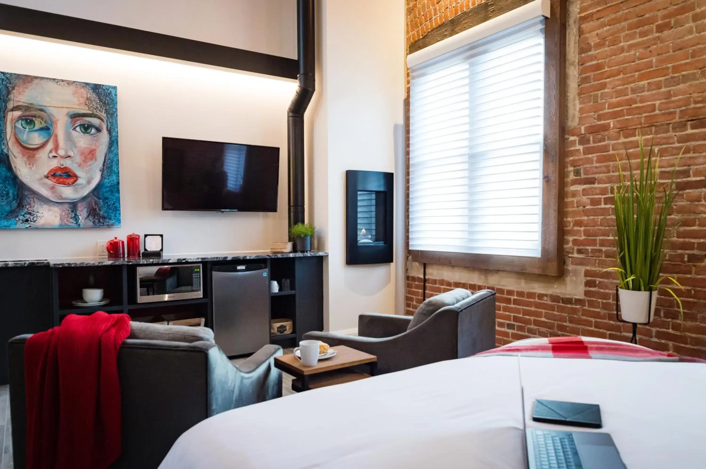 Suite in 48 King West Boutique Hotel Suite in 48 King West Boutique Hotel