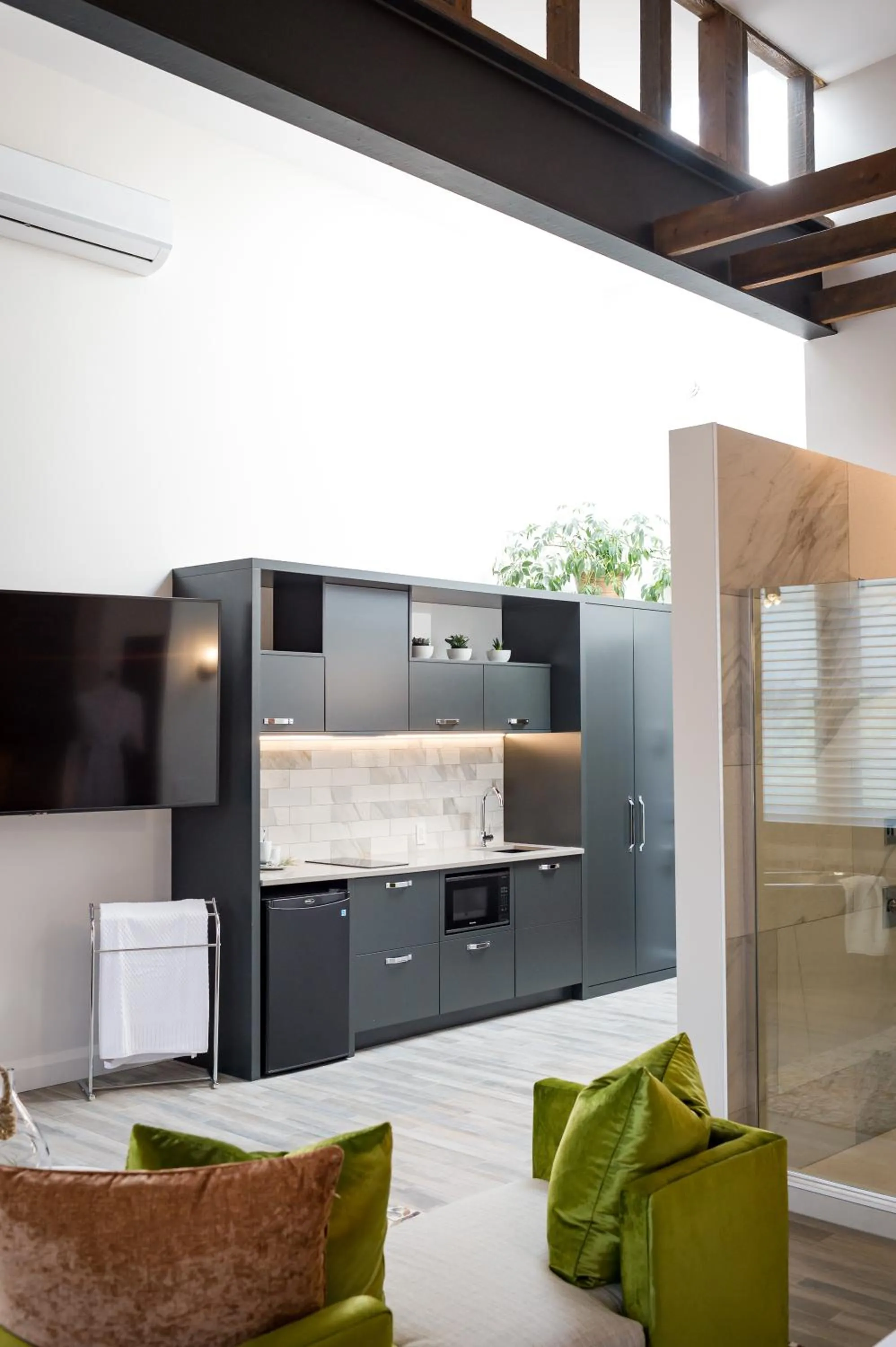 Kitchen or kitchenette in 48 King West Boutique Hotel