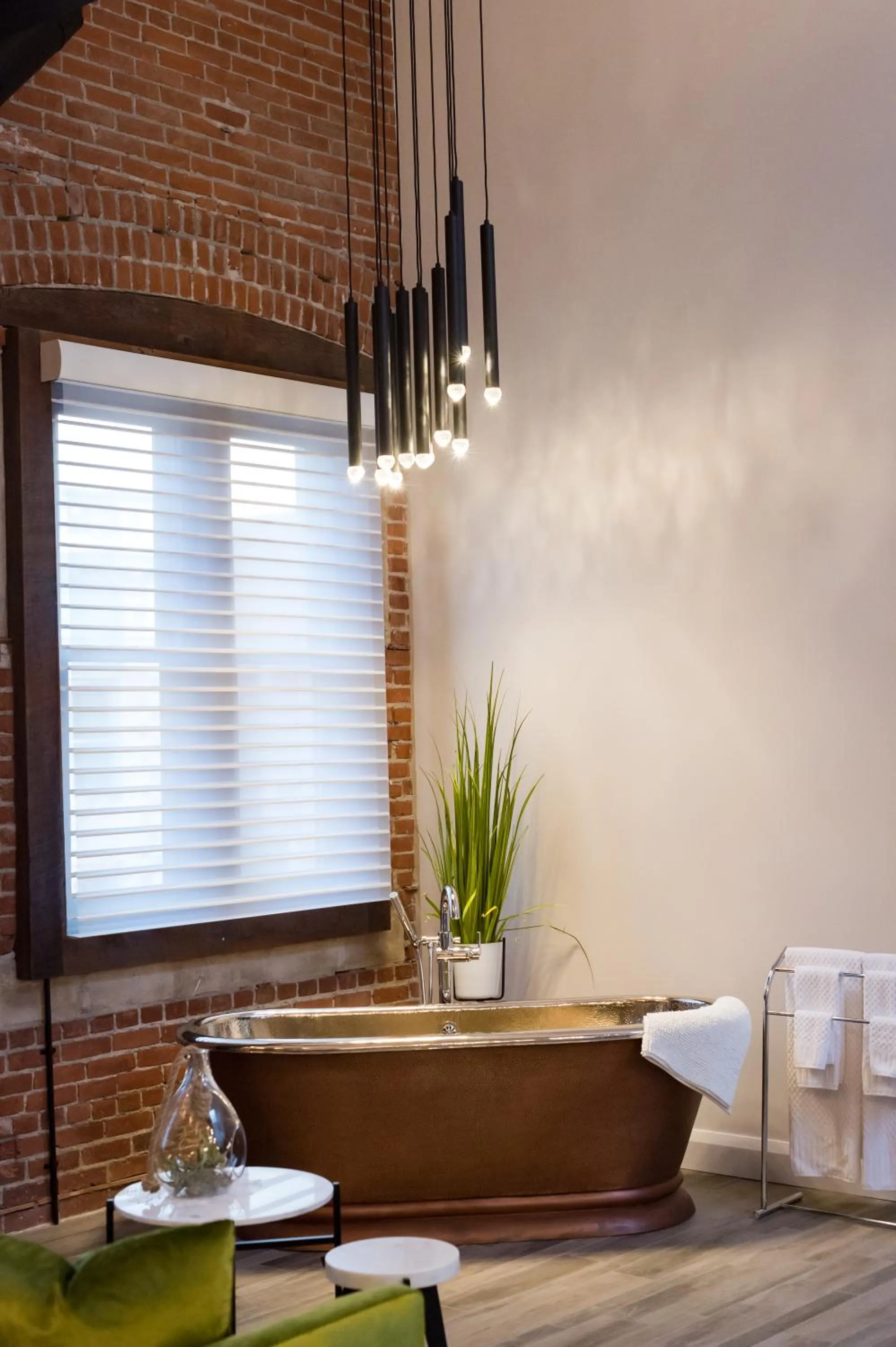 Bath in 48 King West Boutique Hotel