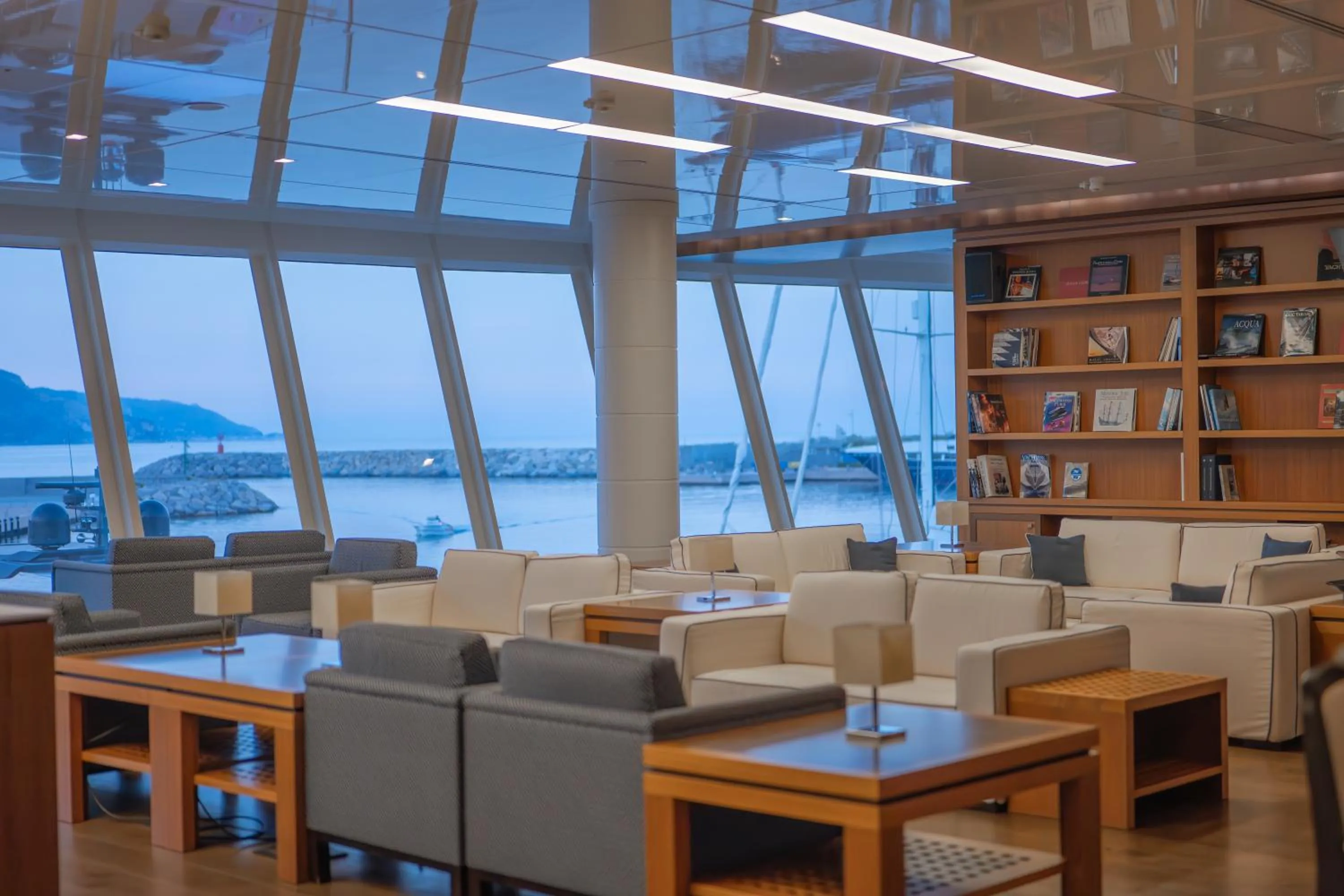 Lobby or reception in Albergo Yacht Club Marina Di Loano