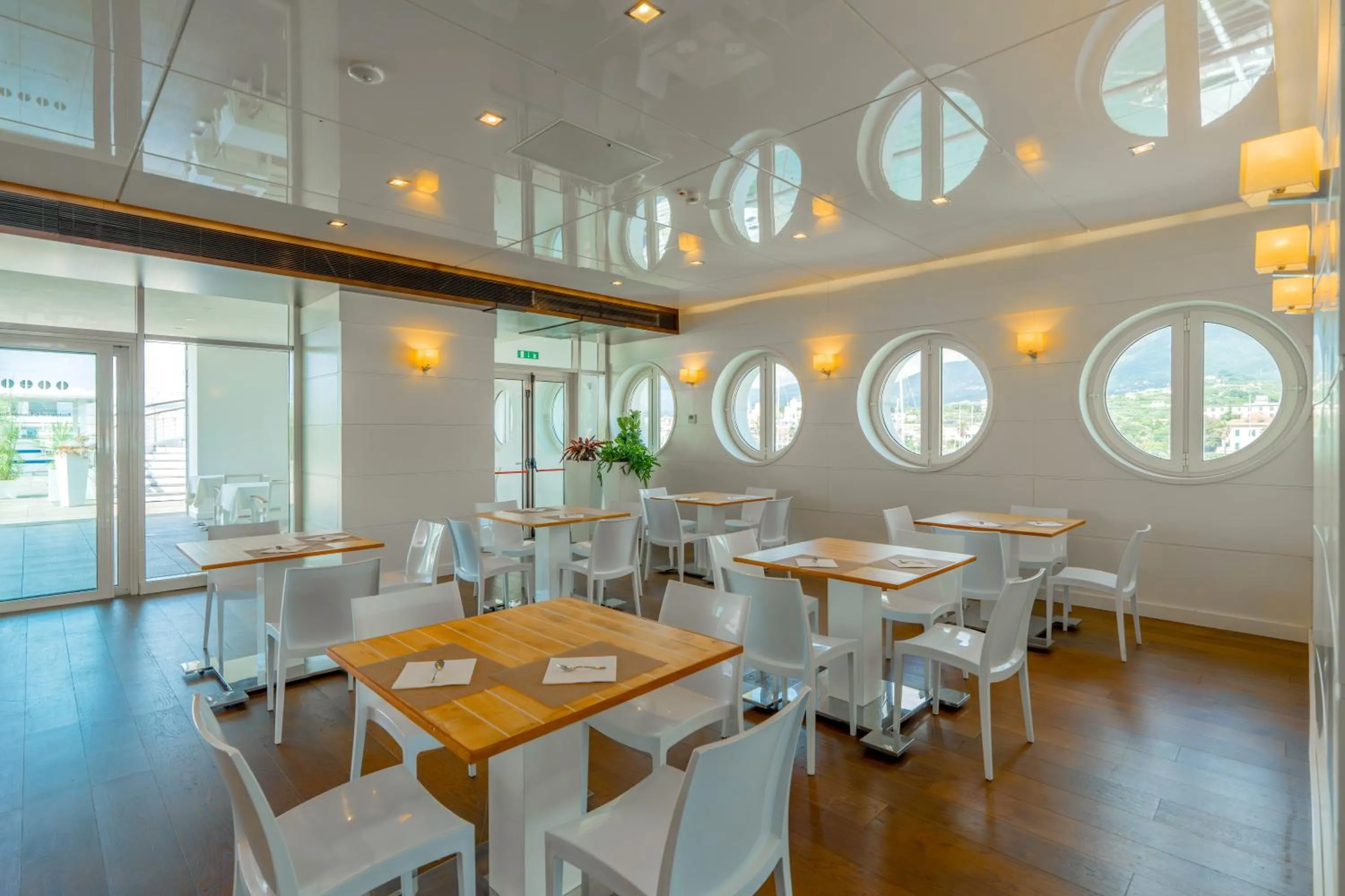 Breakfast in Albergo Yacht Club Marina Di Loano