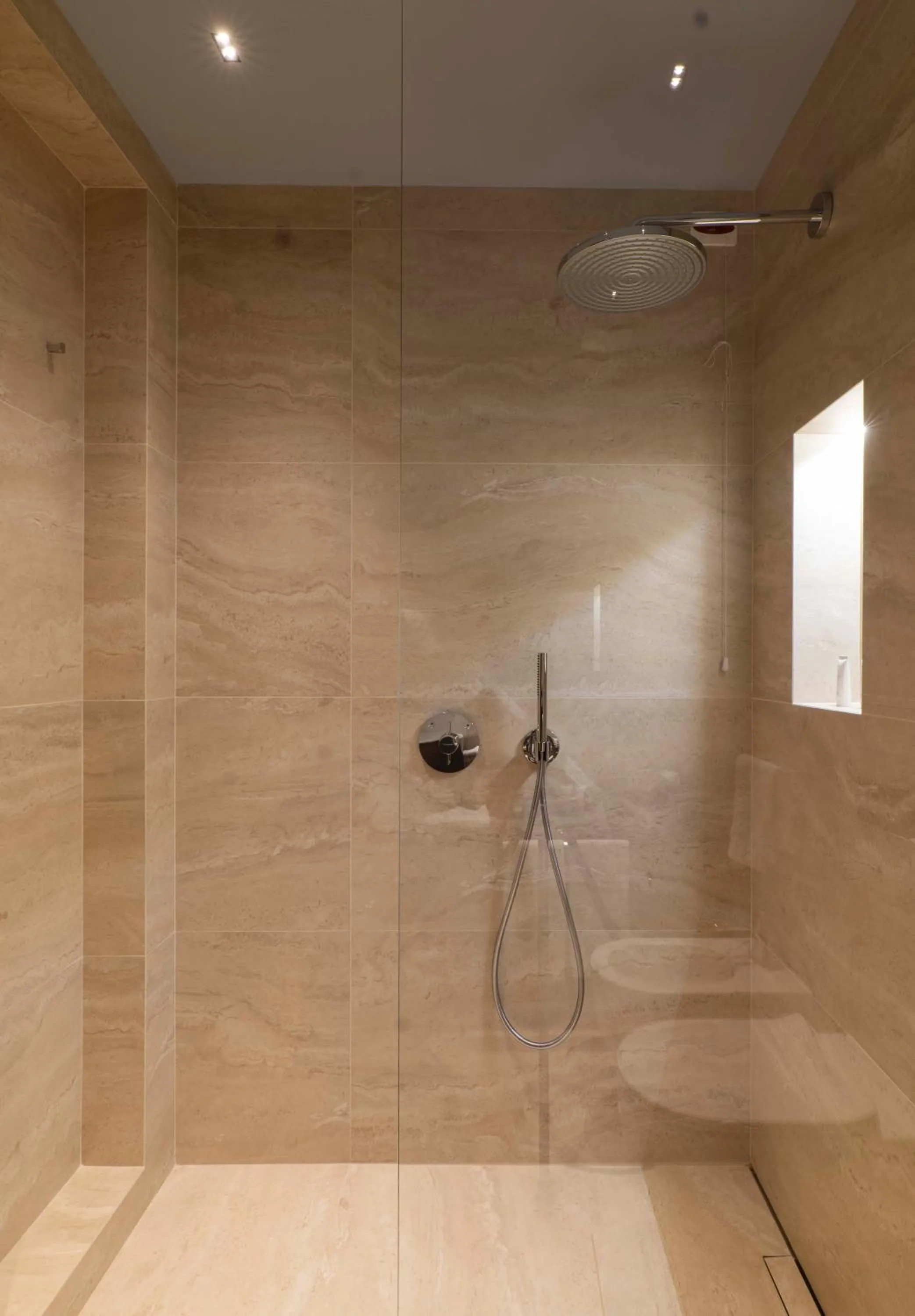 Bathroom in Albergo Yacht Club Marina Di Loano