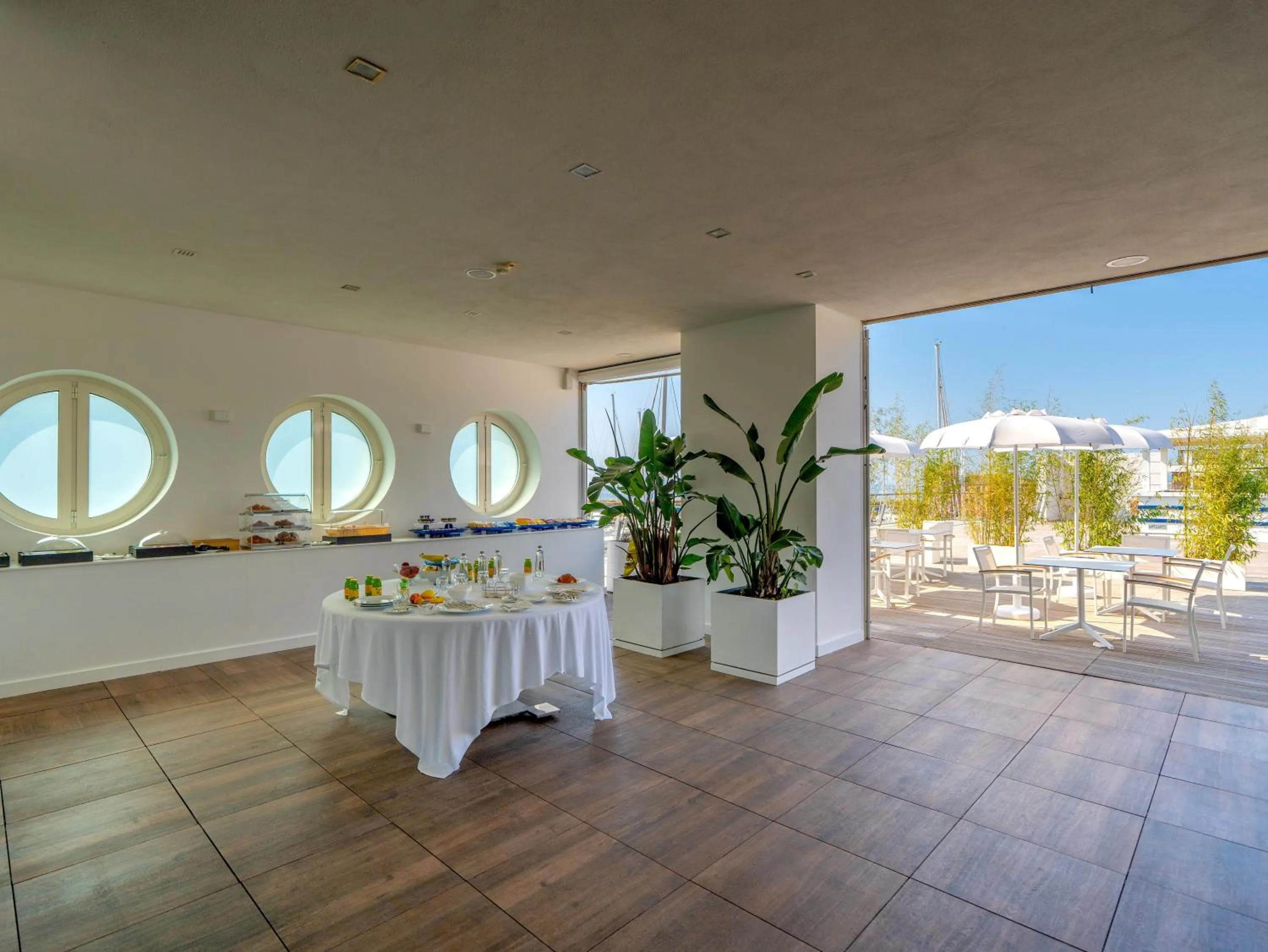 Breakfast in Albergo Yacht Club Marina Di Loano