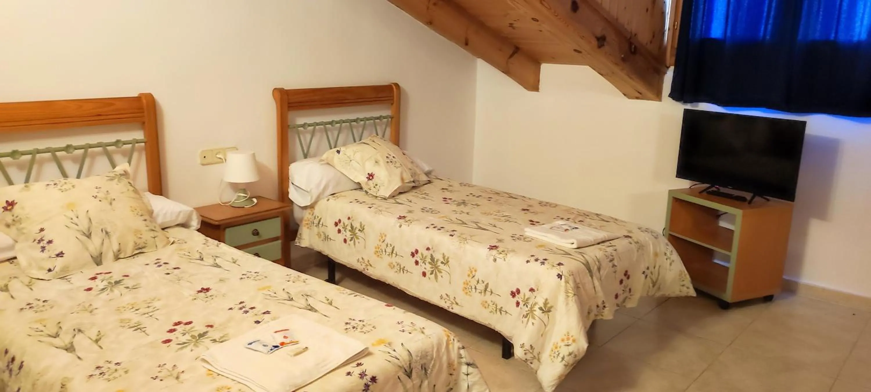 Twin Room - single occupancy in ALTOGREDOS Hotel Rural y apartamentos turísticos