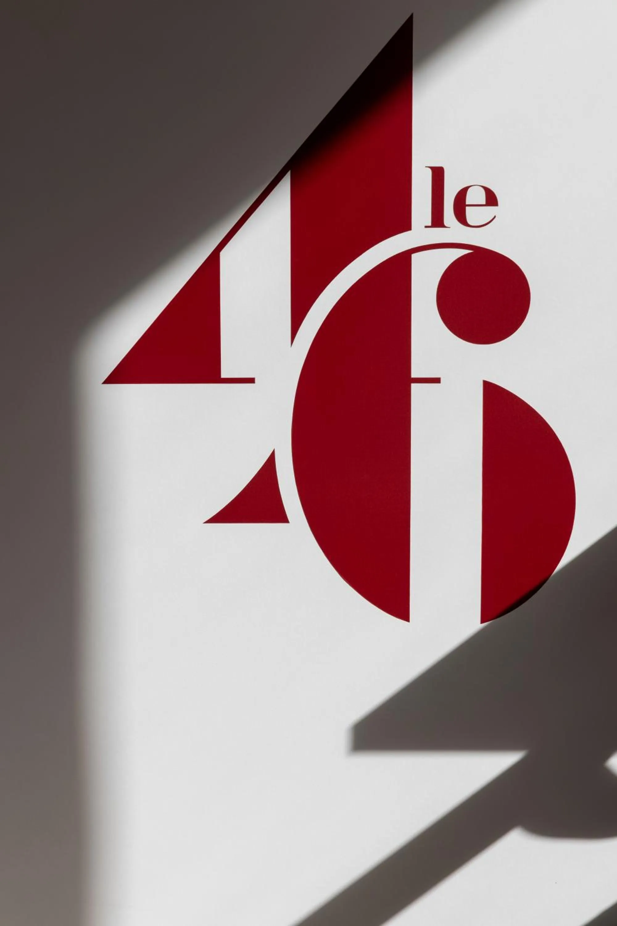 Property logo or sign in Hotel le 46