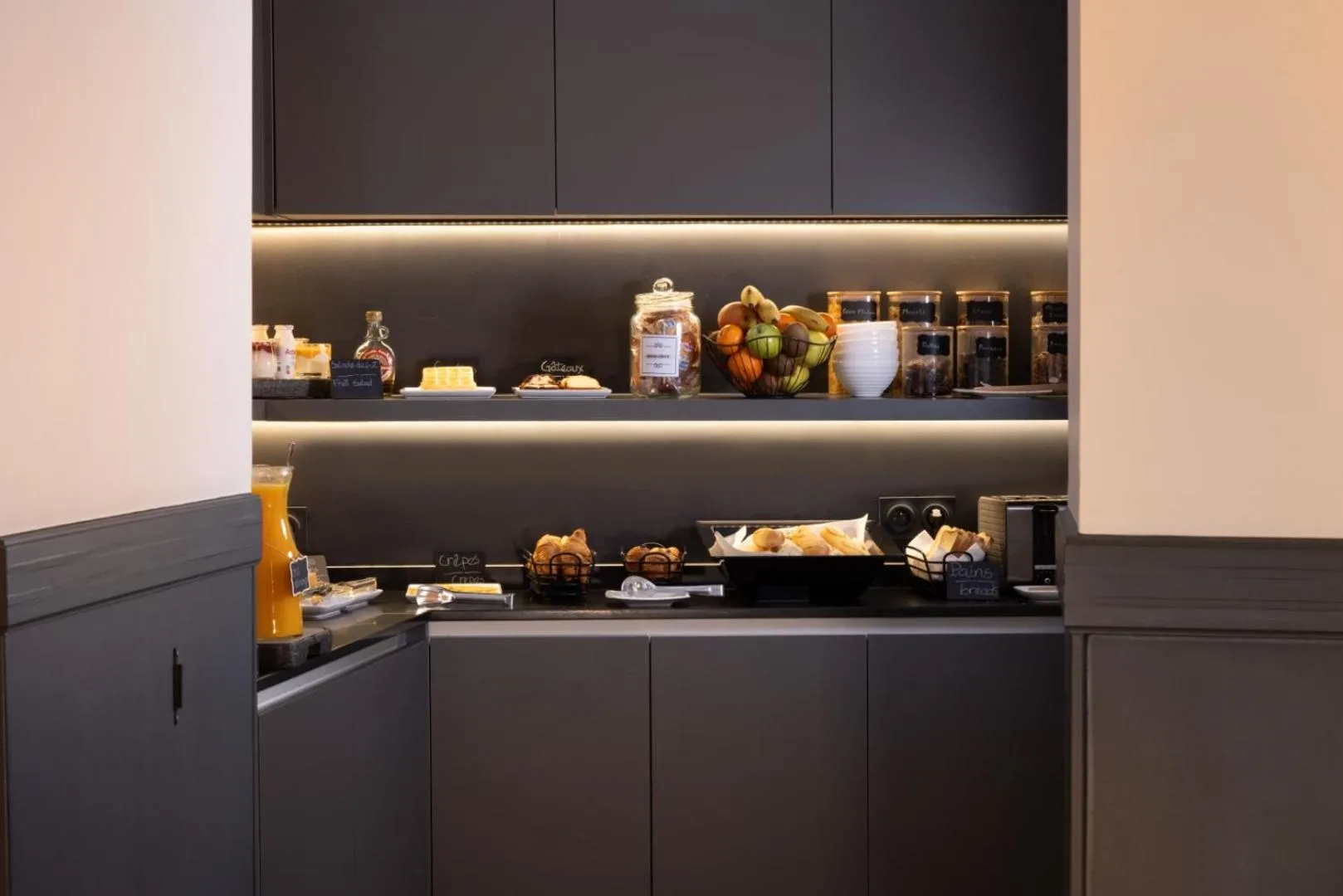 Food and drinks in Hotel le 46