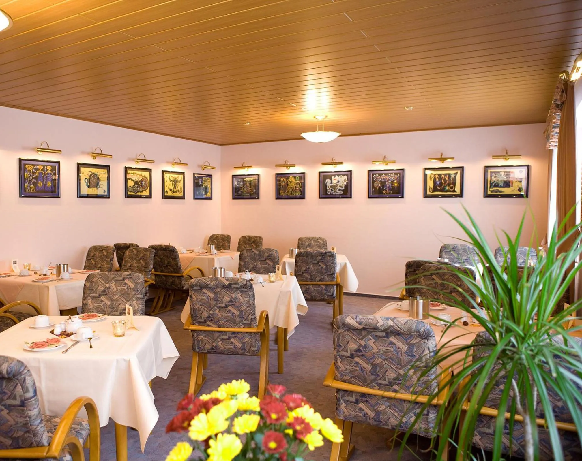 Restaurant/places to eat in Central Inn Hotel garni