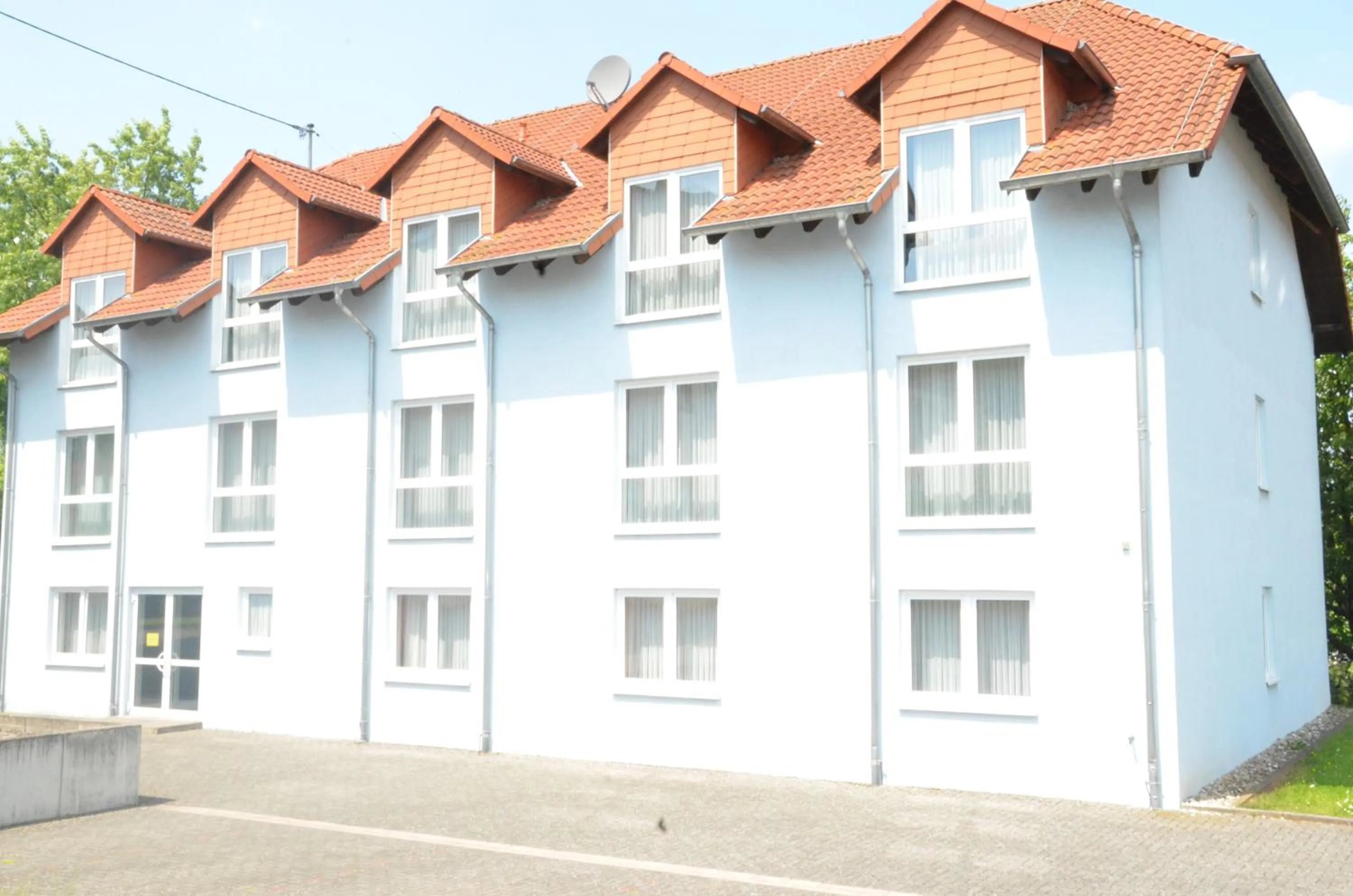 Property building in Central Inn Hotel garni