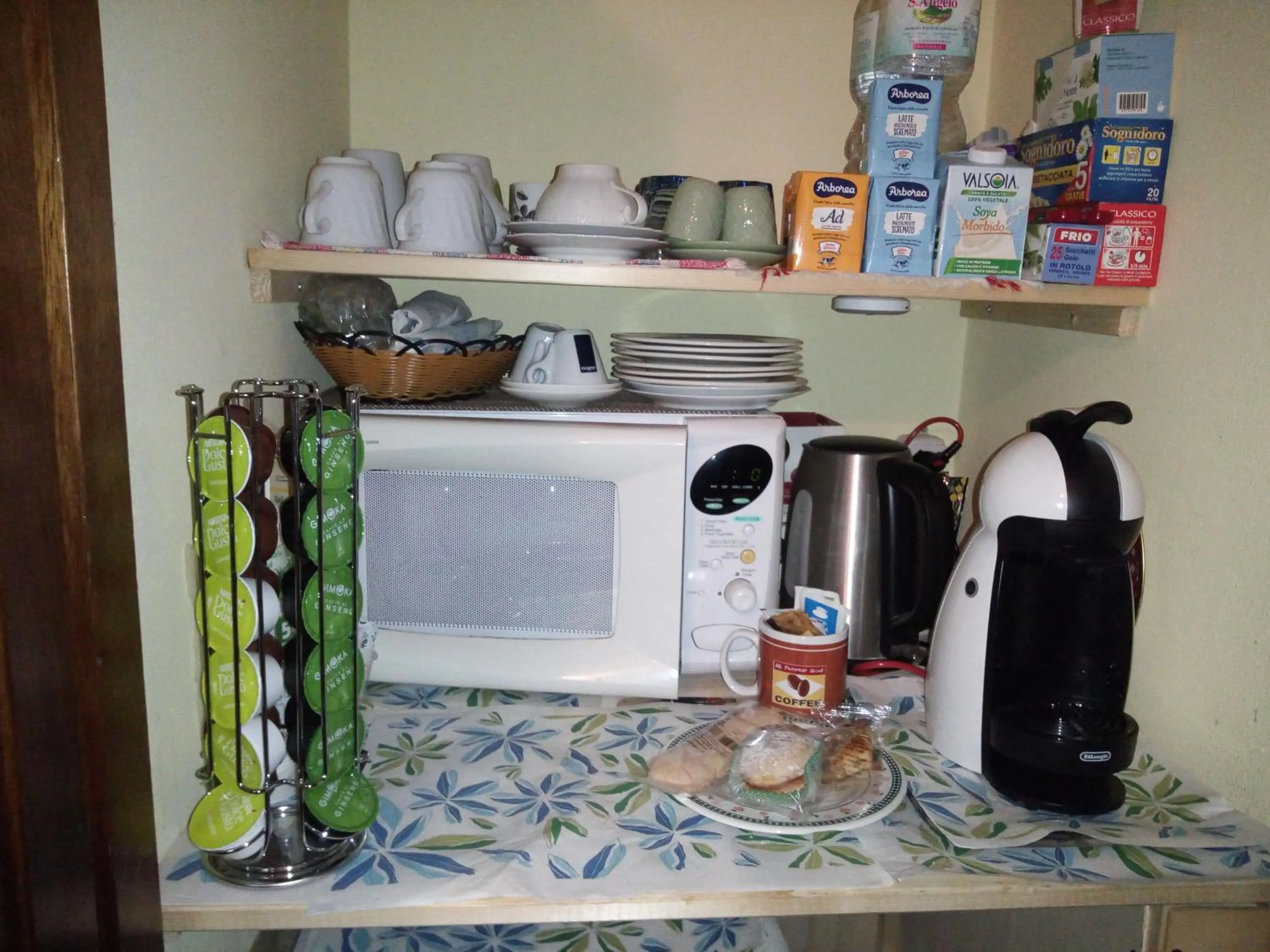 Coffee/tea facilities in Le Calle