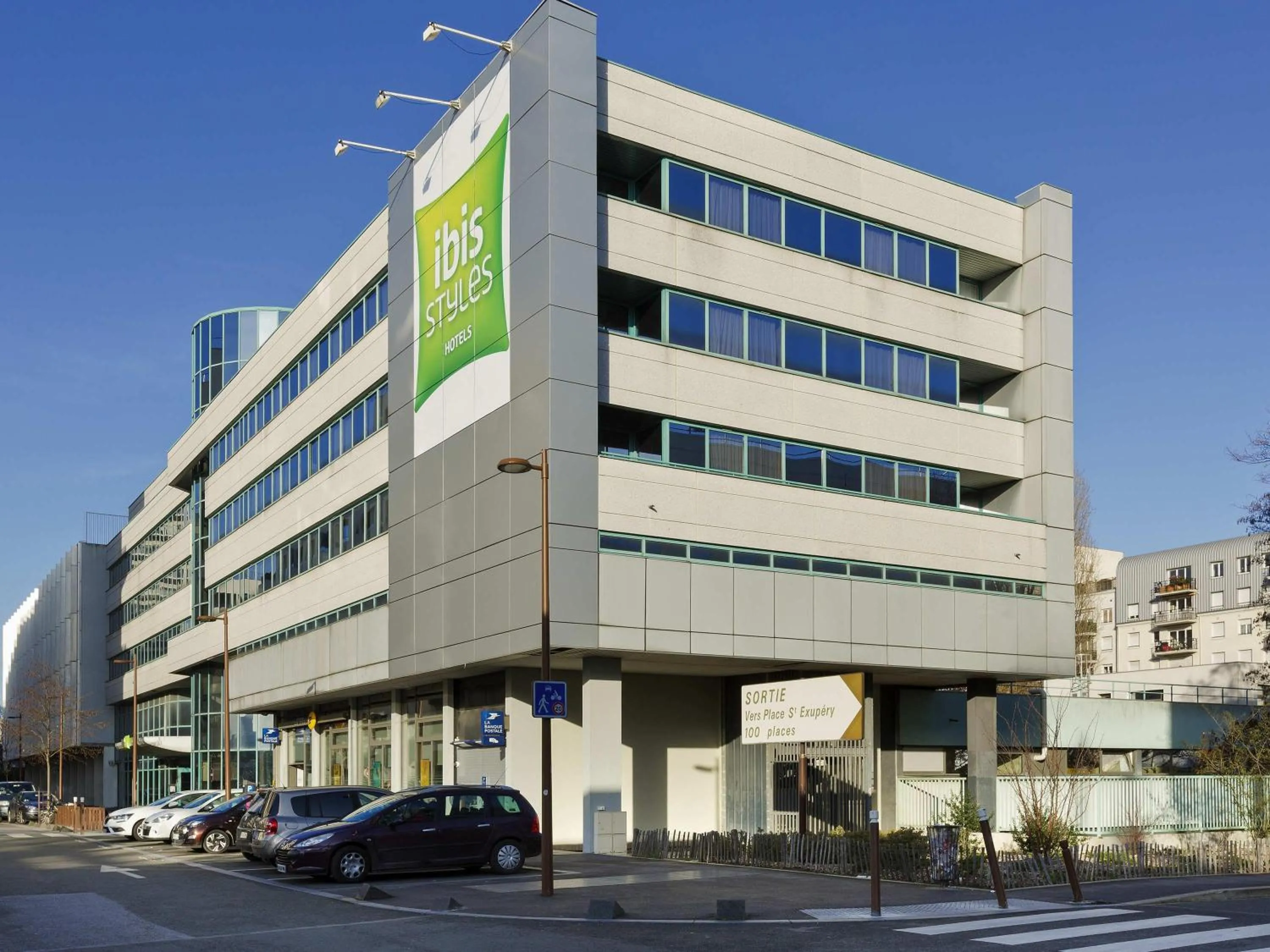 Property building in ibis Styles Massy Opéra