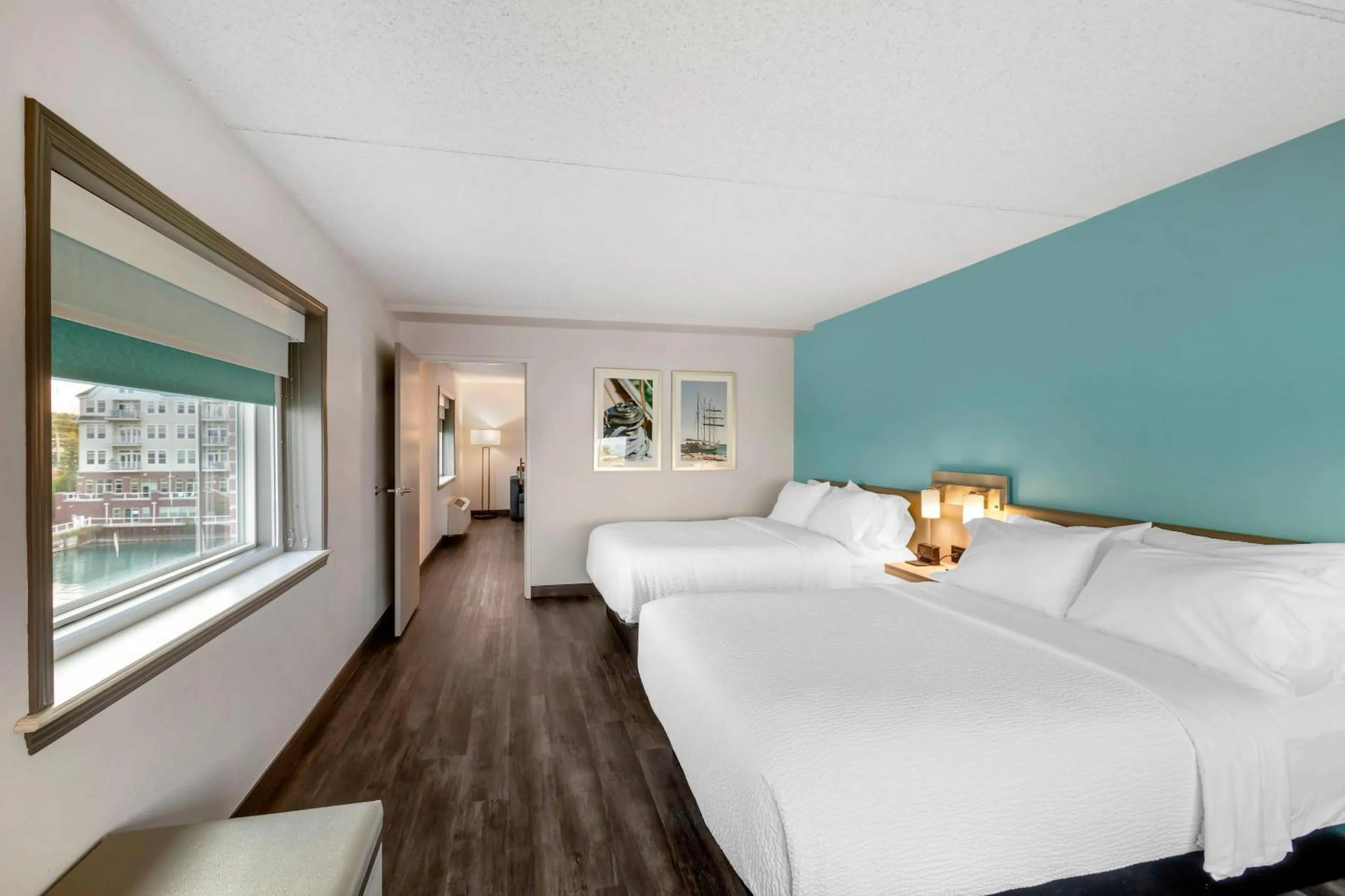 Bedroom, Bed in The Harborview on Lake Michigan, Ascend Hotel Collection