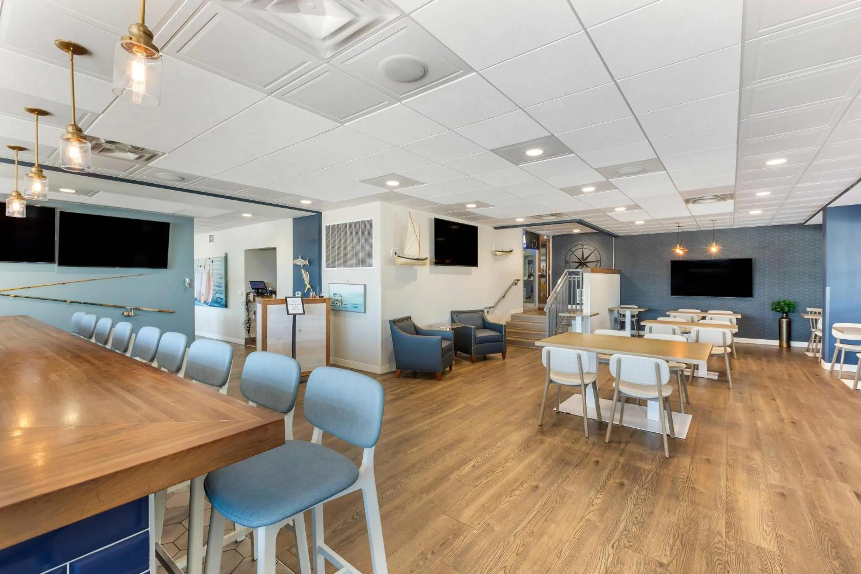Lounge or bar in The Harborview on Lake Michigan, Ascend Hotel Collection
