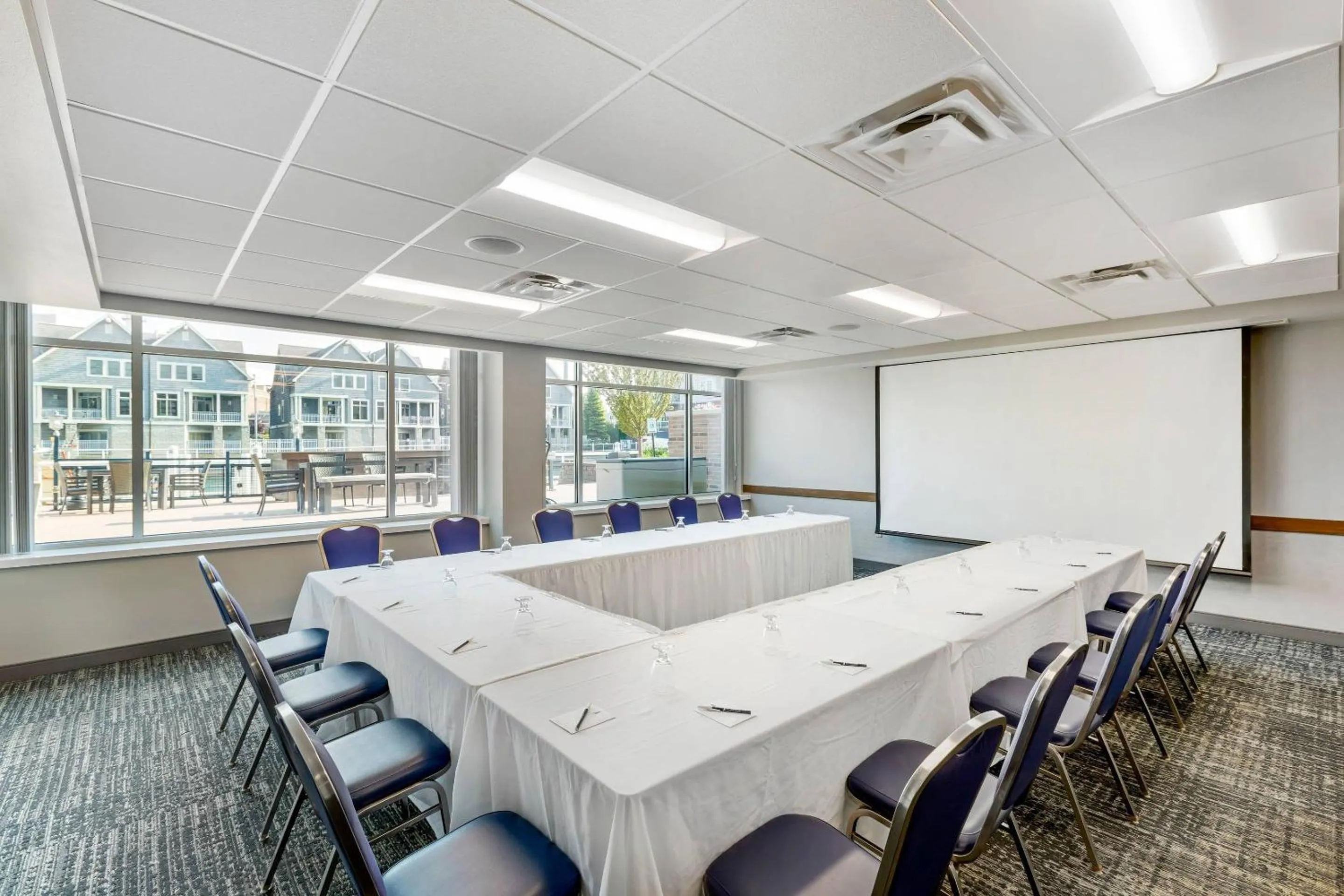 Meeting/conference room in The Harborview on Lake Michigan, Ascend Hotel Collection