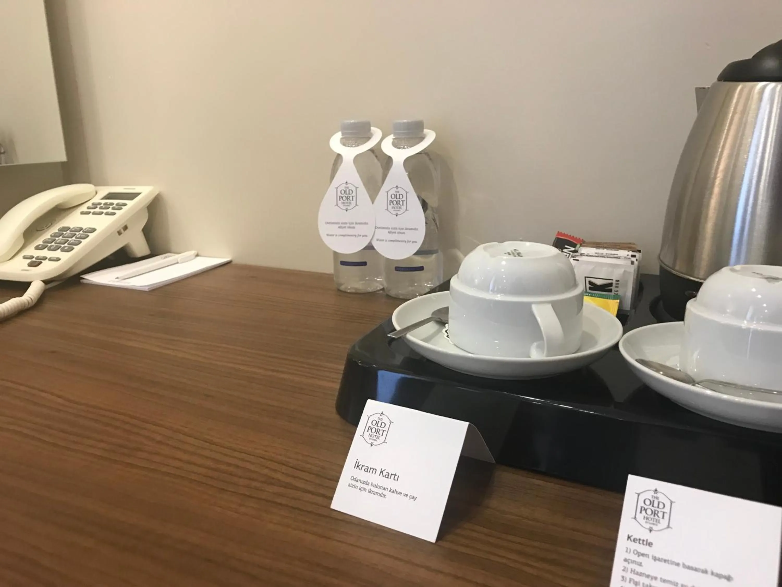 Coffee/tea facilities in Old Port Hotel Suit