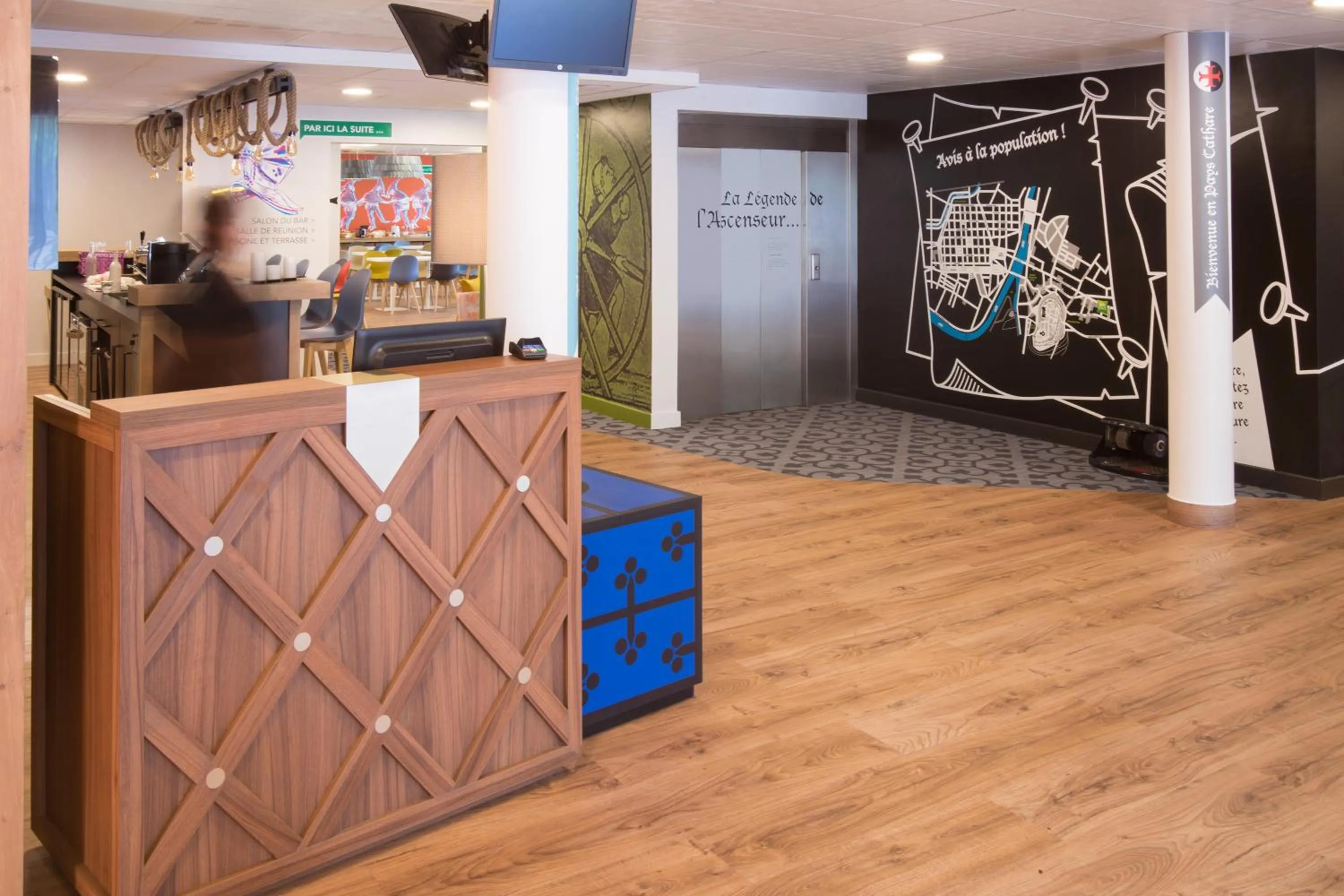 Lobby or reception in ibis Styles Carcassonne La Cité