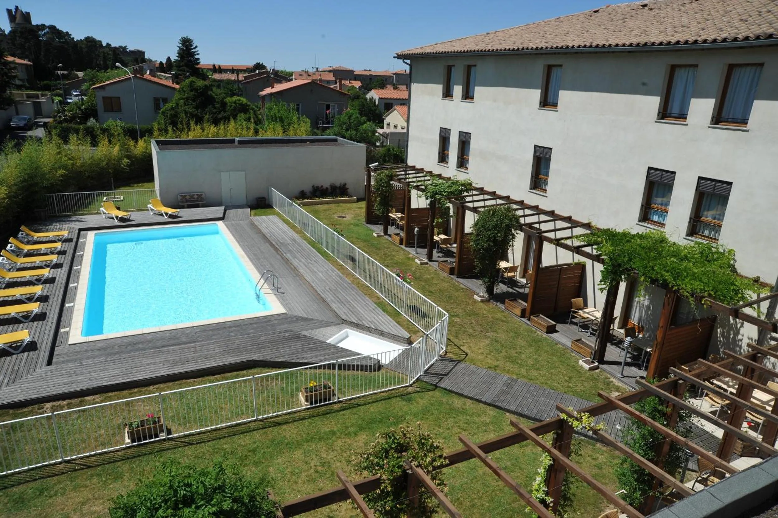 Pool view in ibis Styles Carcassonne La Cité