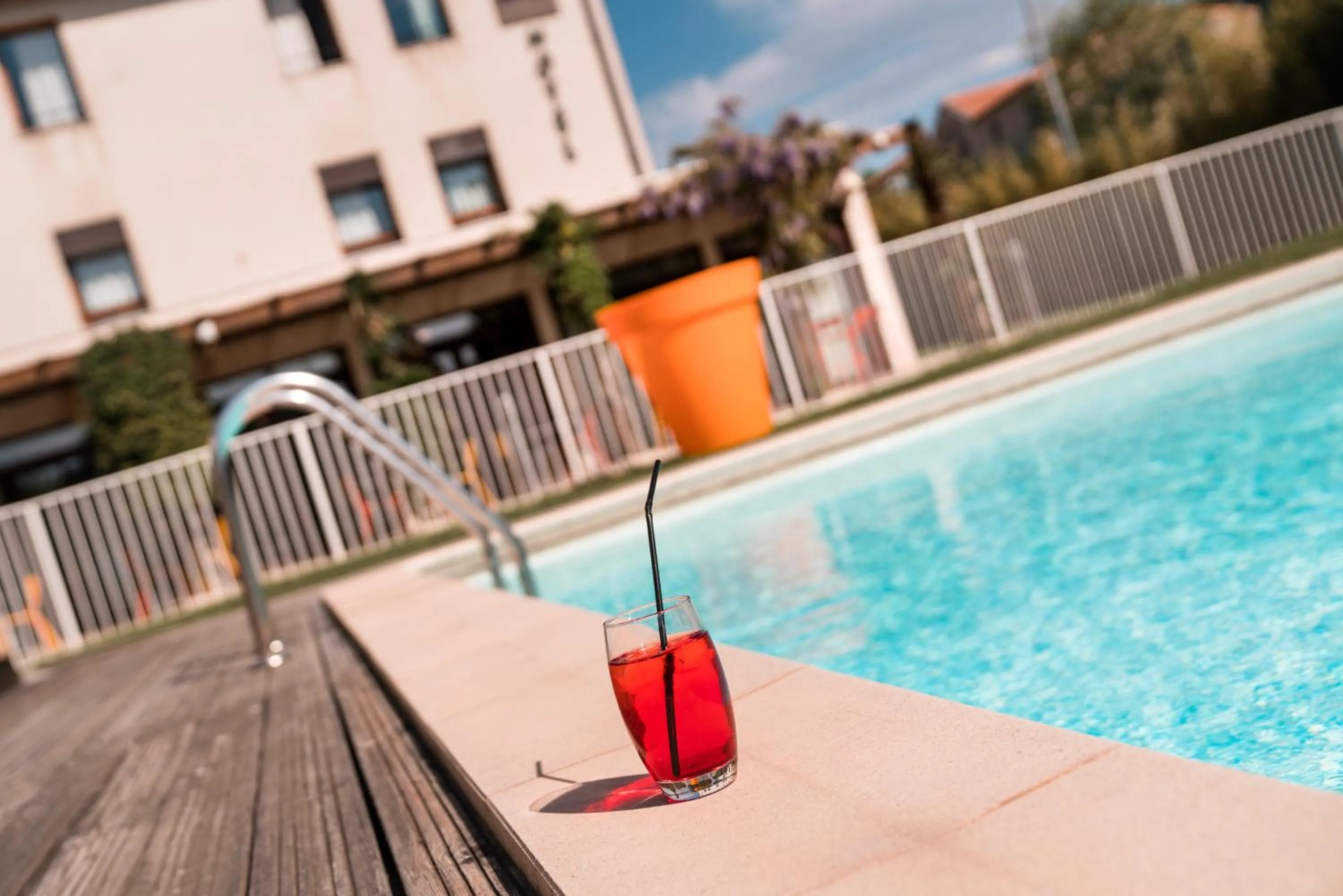 Swimming pool in ibis Styles Carcassonne La Cité