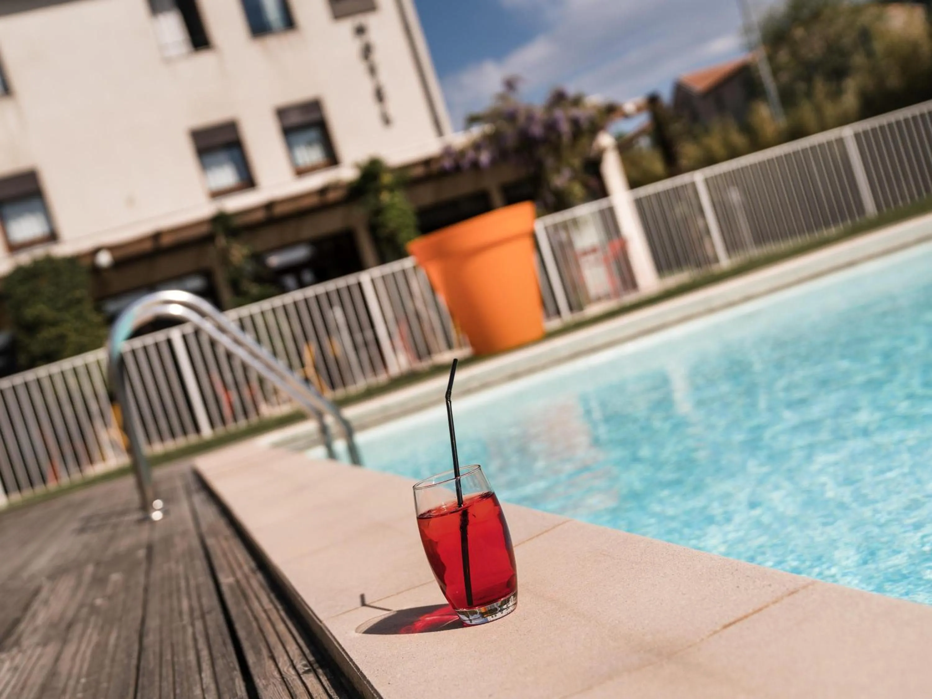 Pool view in ibis Styles Carcassonne La Cité