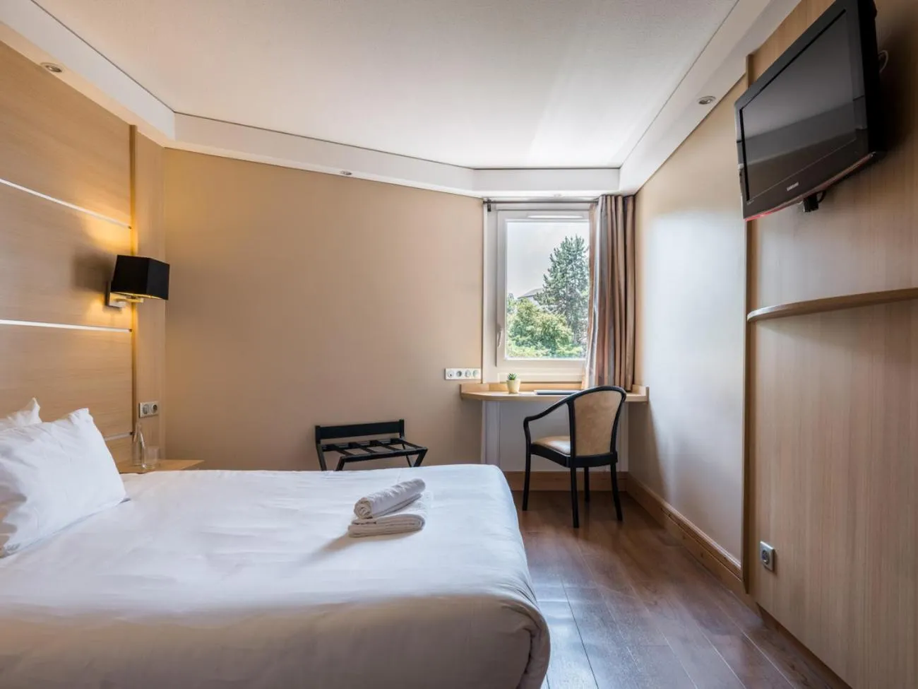 Bed in Hotel Novel Restaurant La Mamma