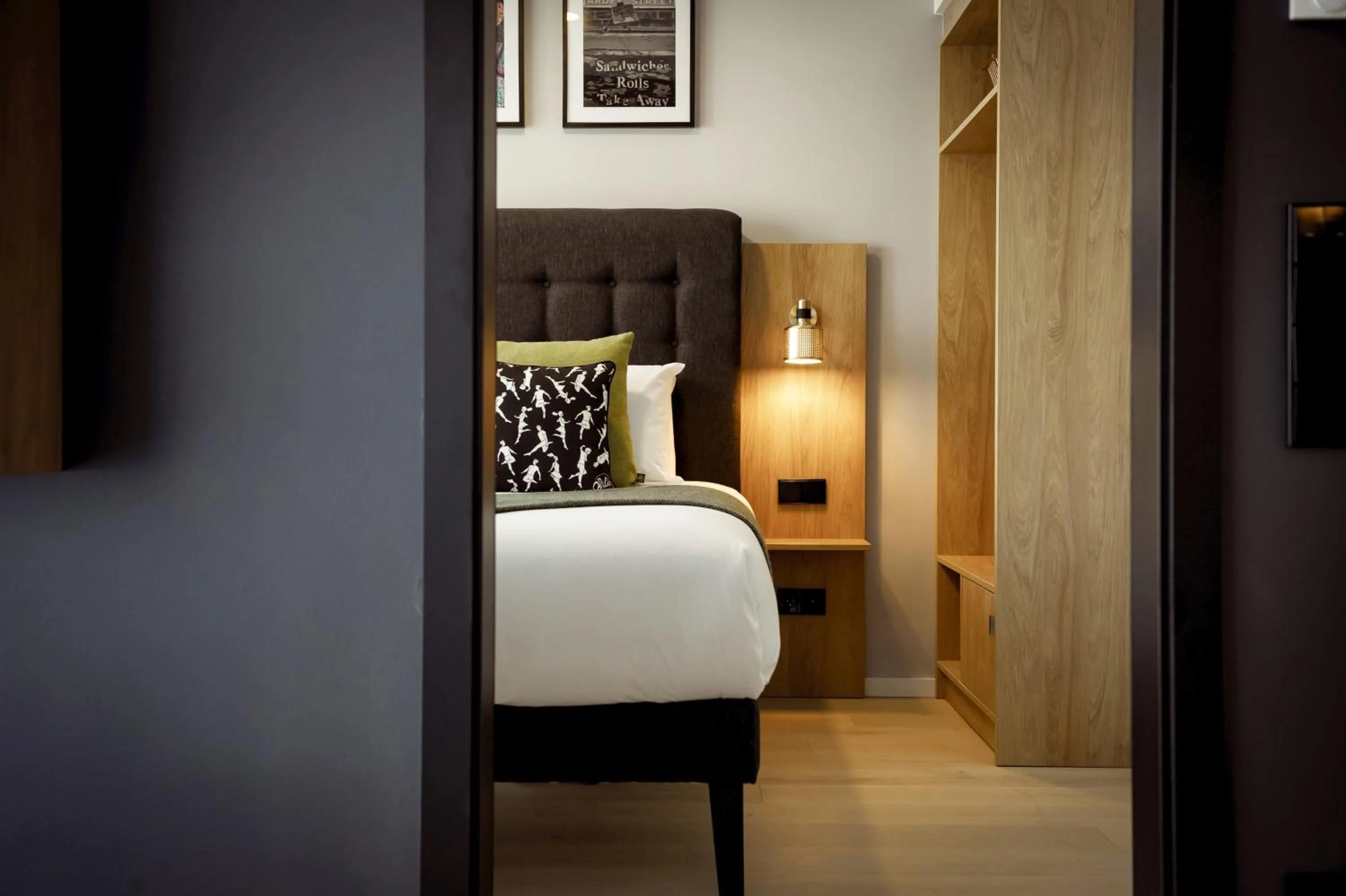 Bedroom, Bed in Wilde Aparthotels Berlin, Checkpoint Charlie